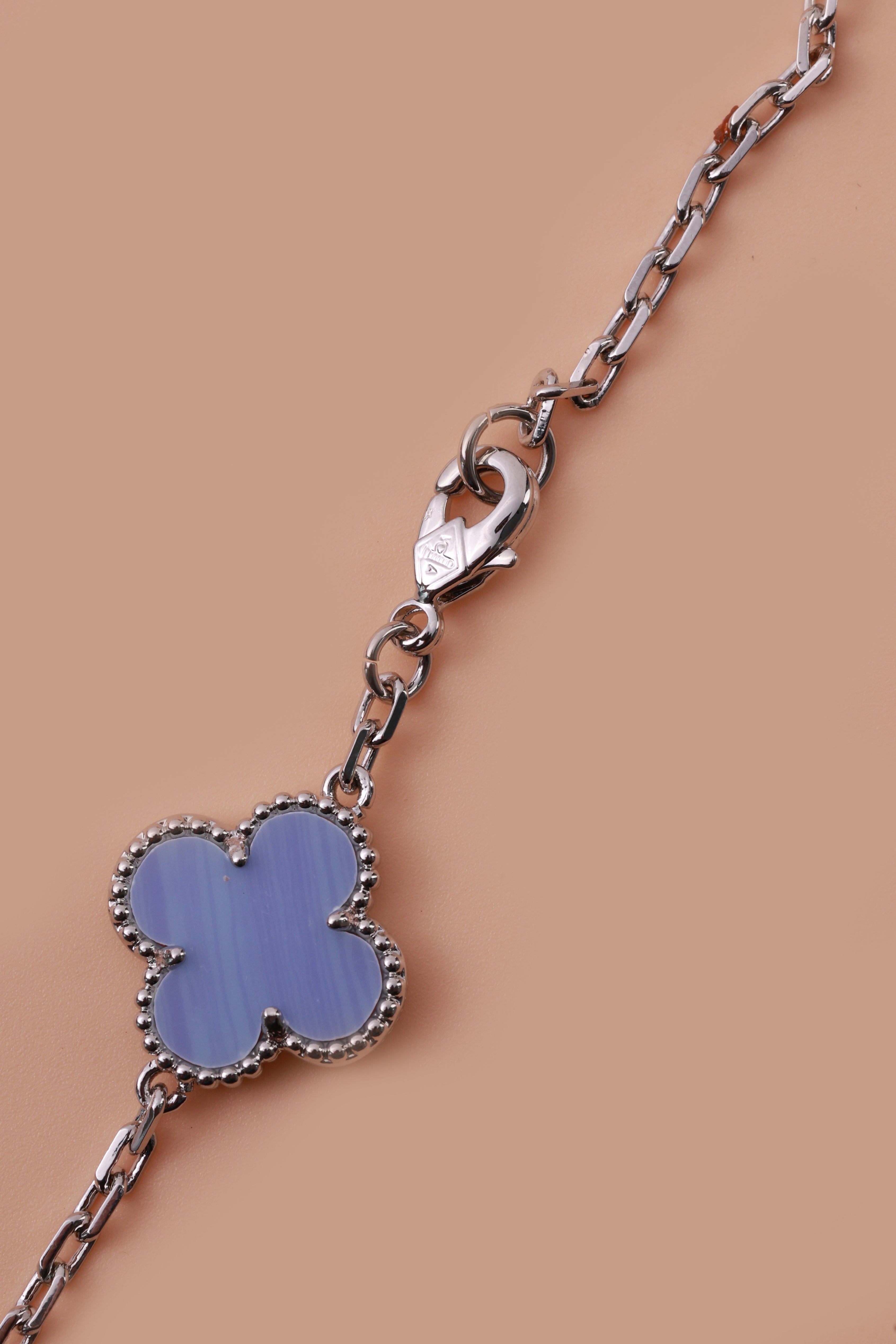 Blue Blossom Van Chief Neckchain