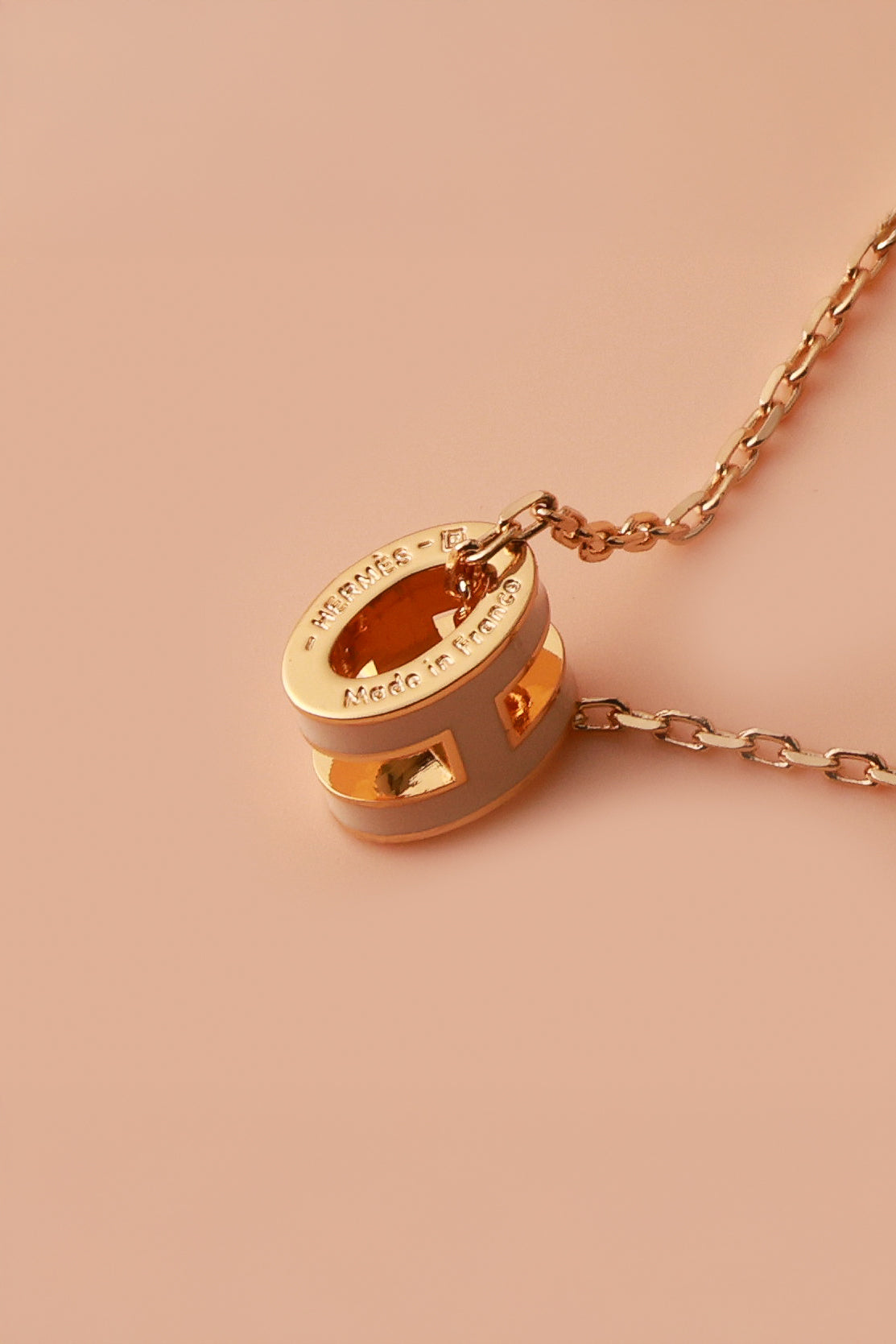 Golden Beige Barrel Luxe Hermie Neckchain