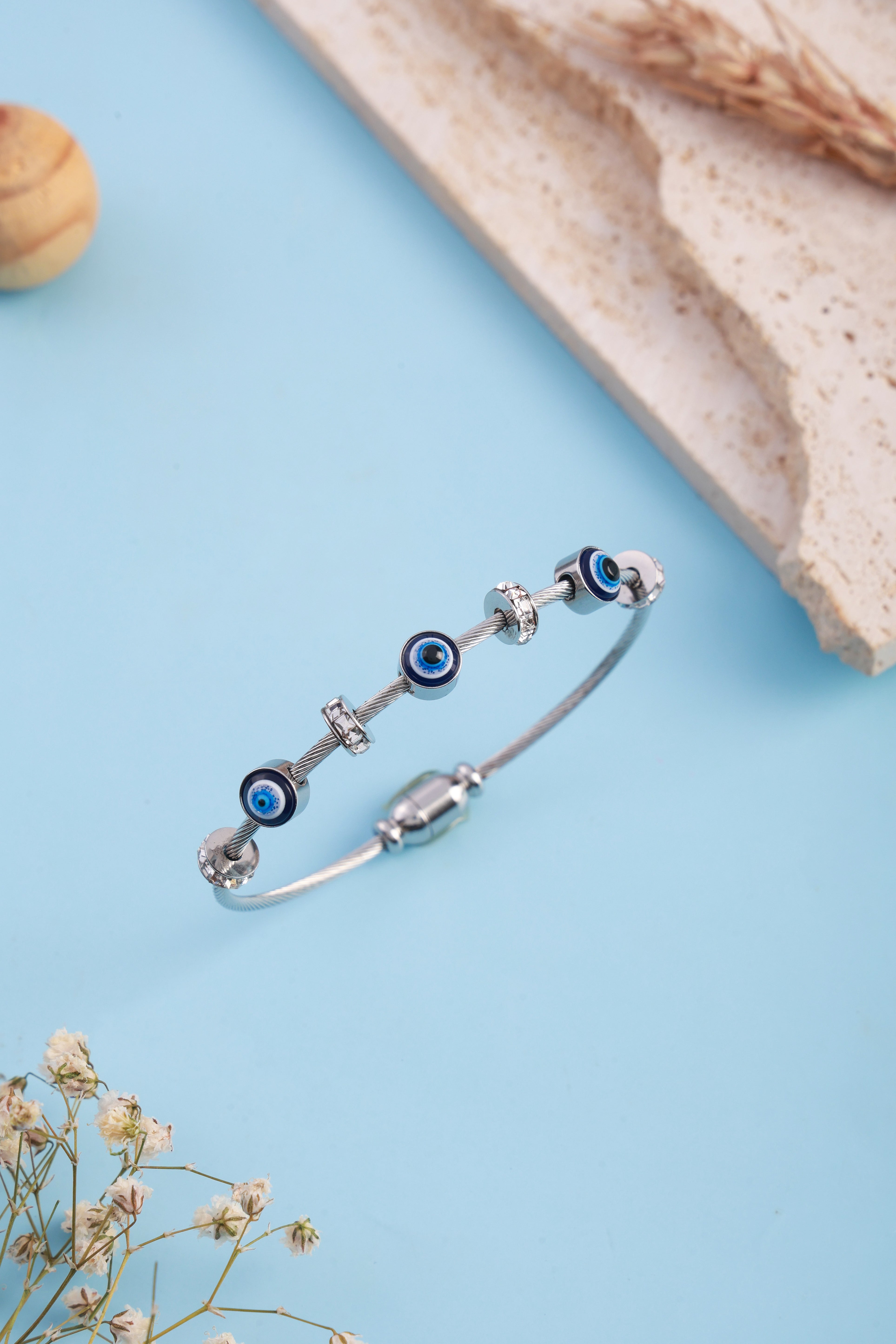 Queenly Drape Bracelet