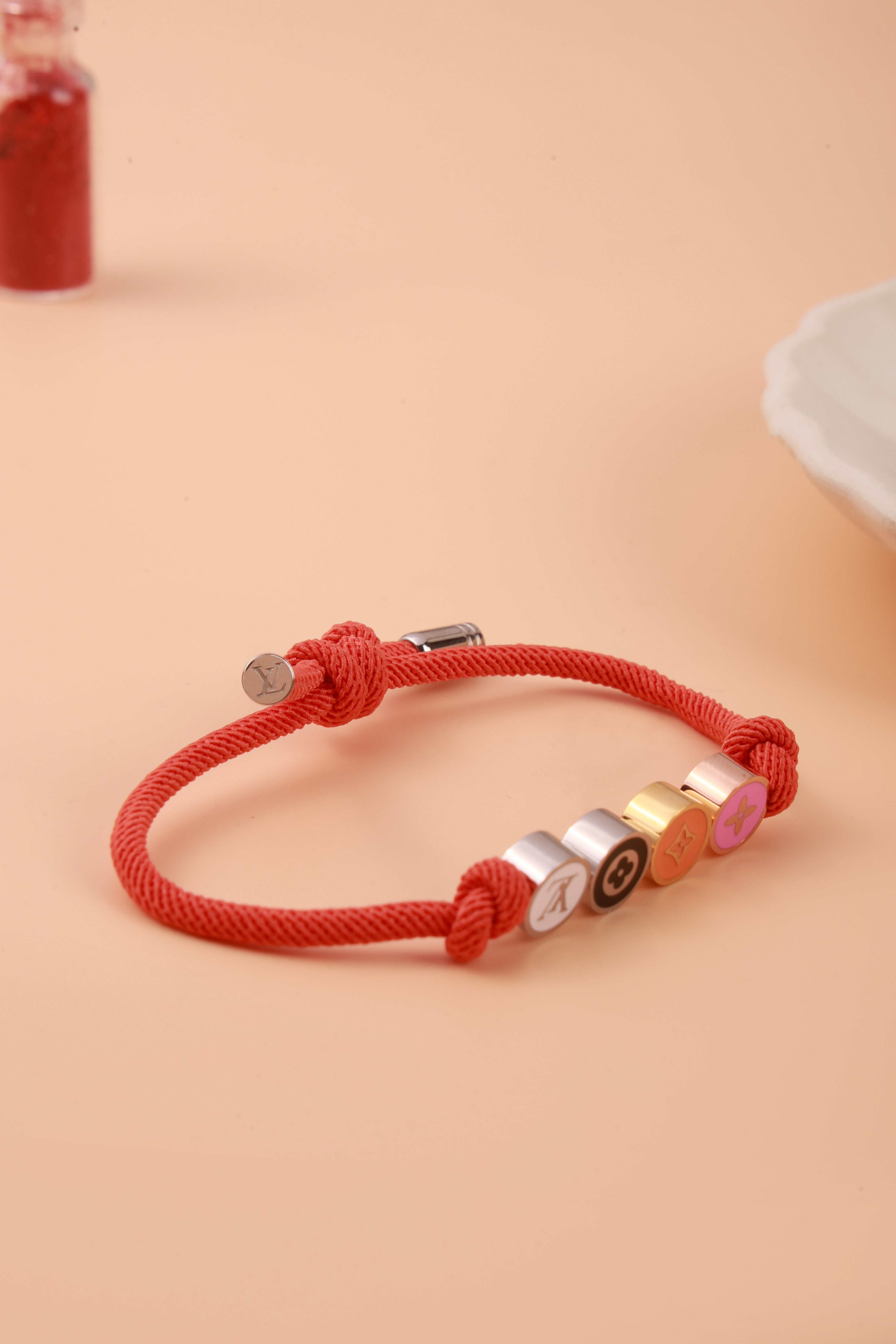 Iconic Bond Elvy Coral Rakhi