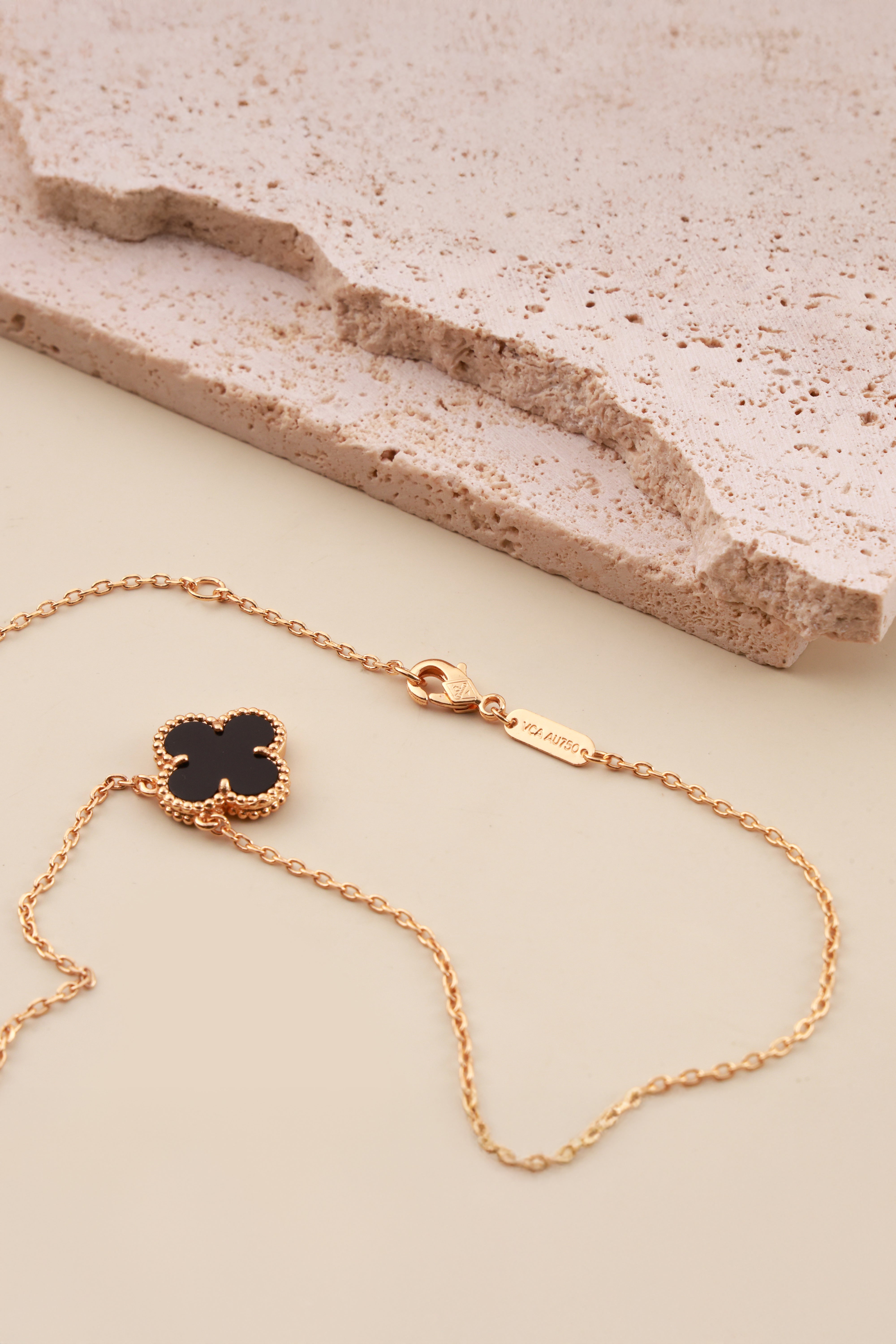 Black Gem Clover Van Chief Neckchain