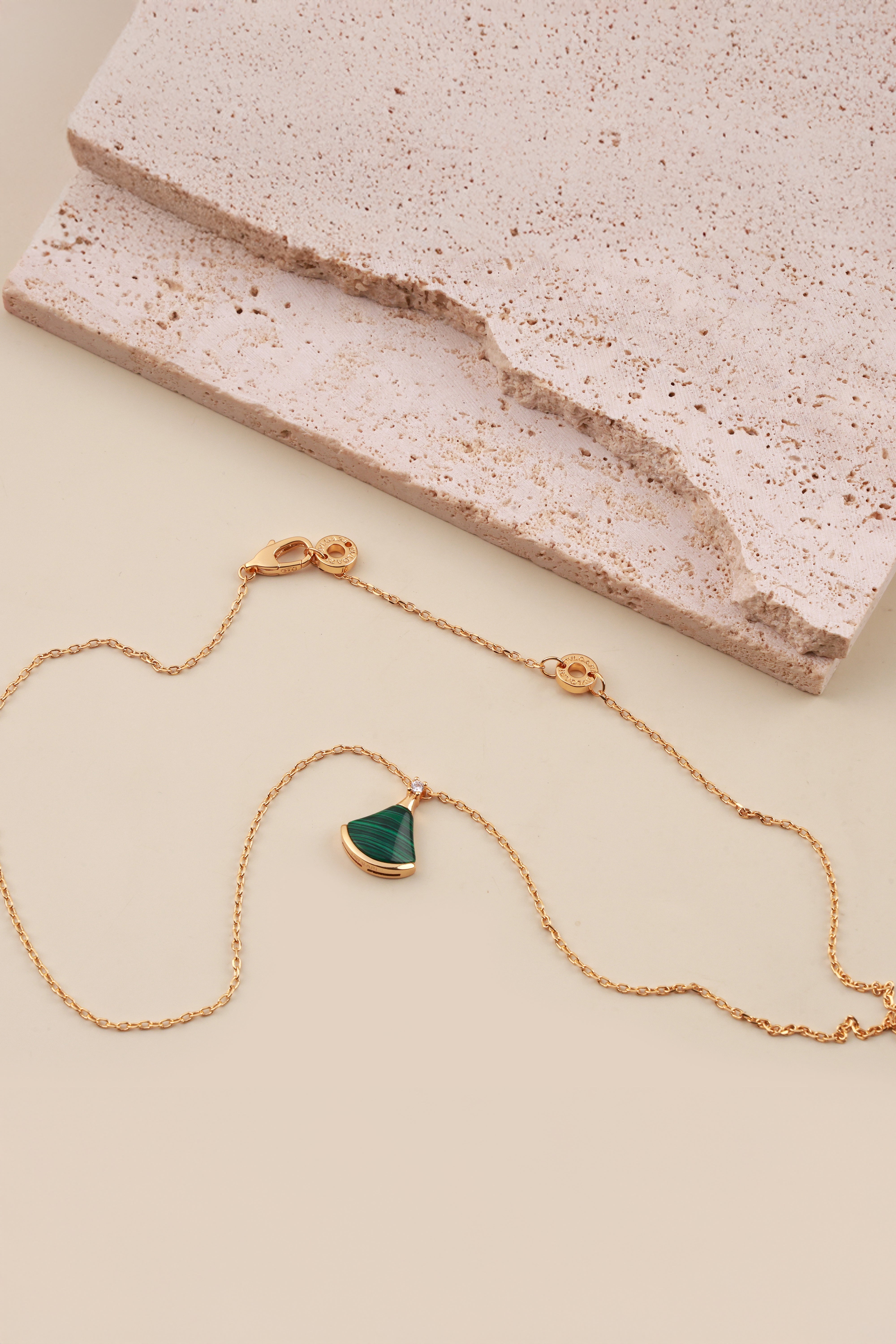 Green Gleam Bulgaree Neckchain