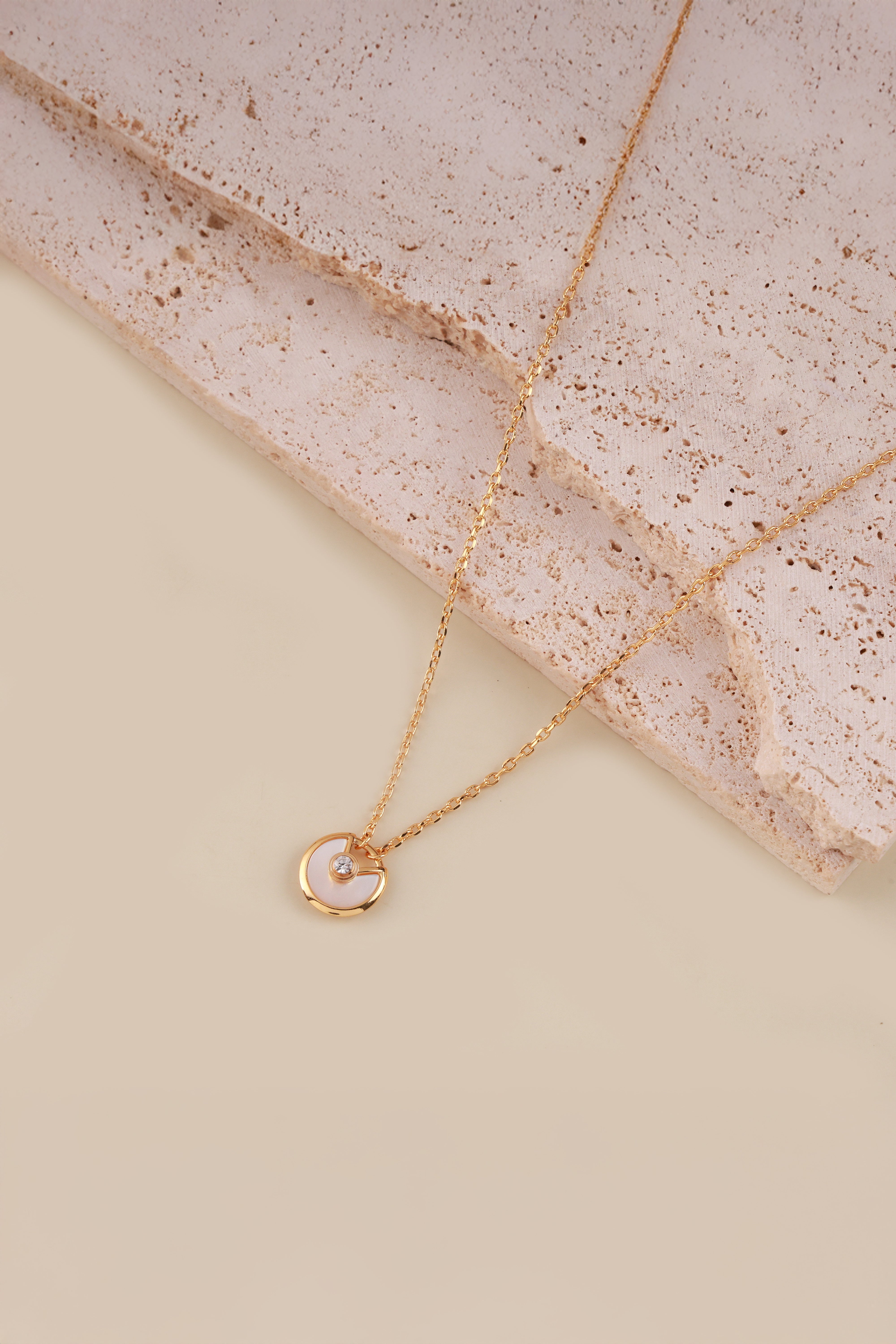 White Quarter Celone Neckchain