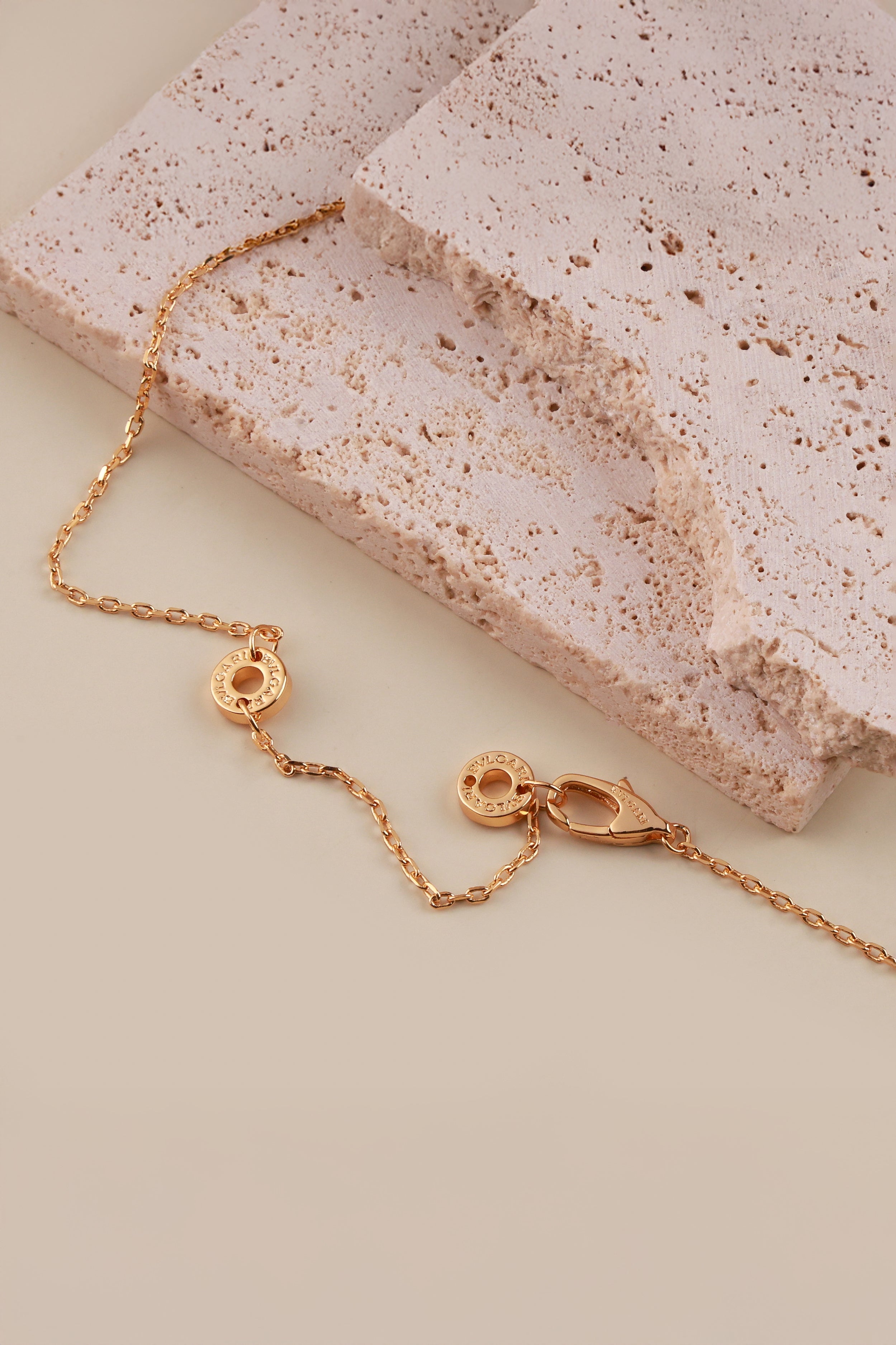 Red Gleam Bulgaree Neckchain
