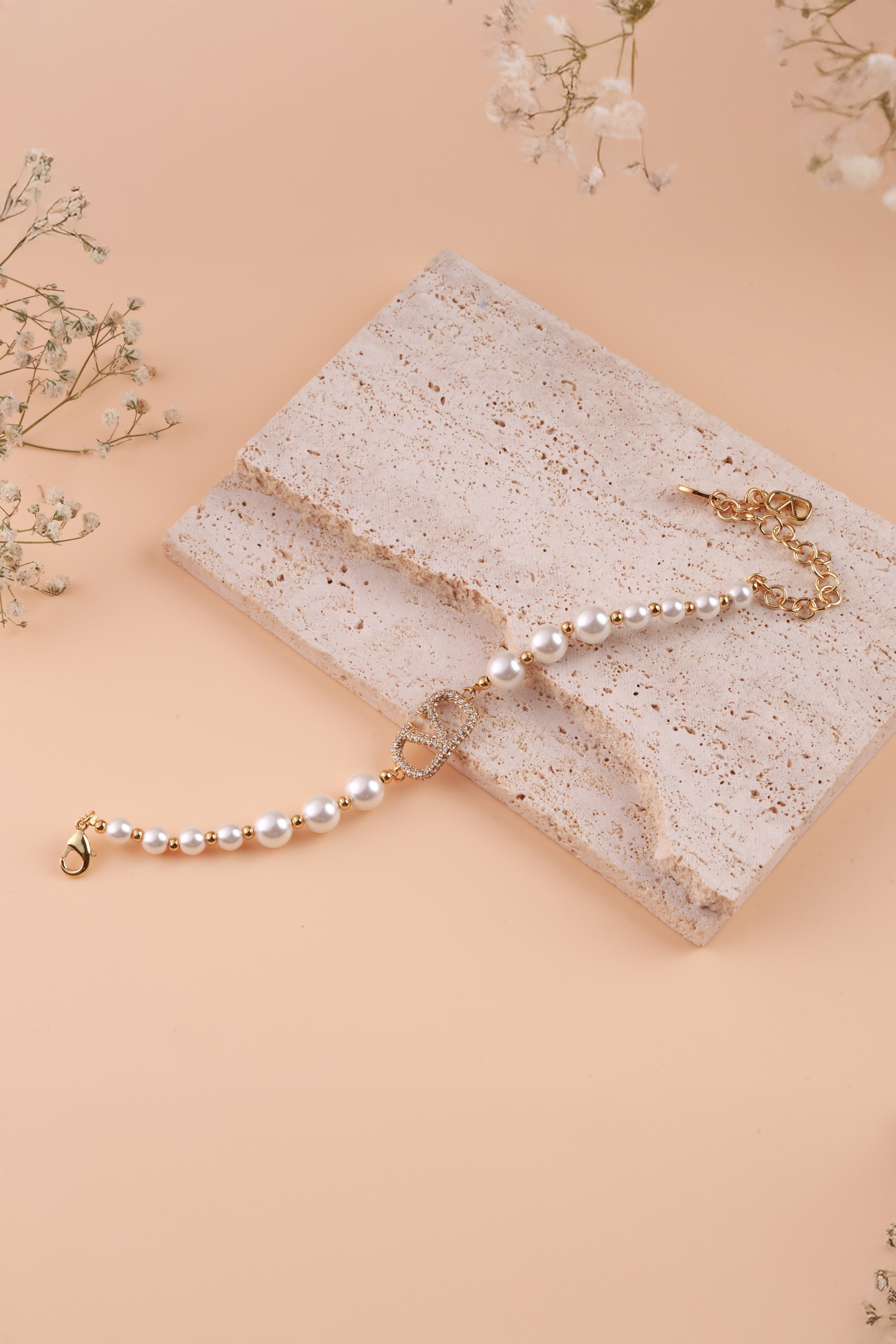 Amora Pearl Valentine Bracelet