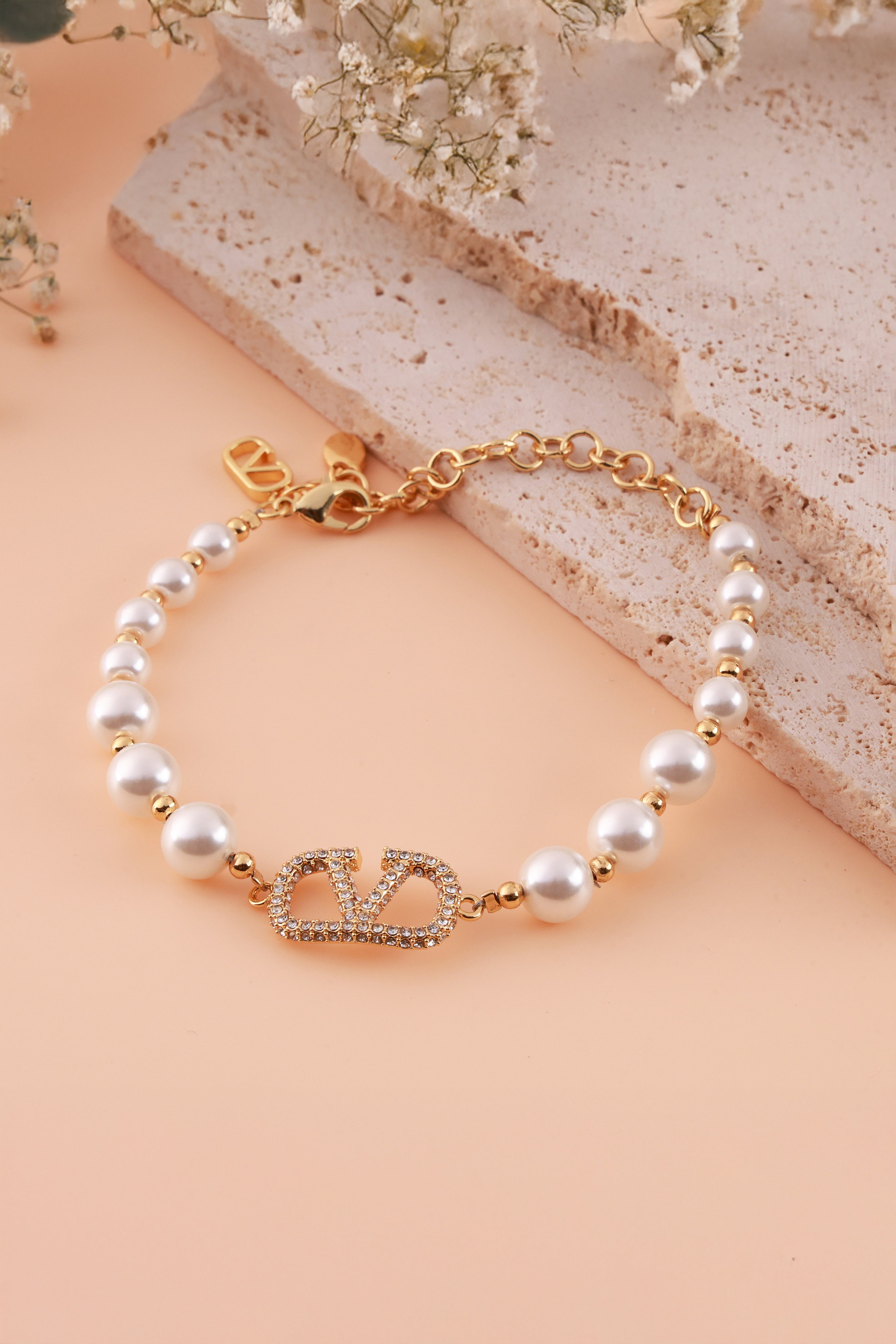 Amora Pearl Valentine Bracelet