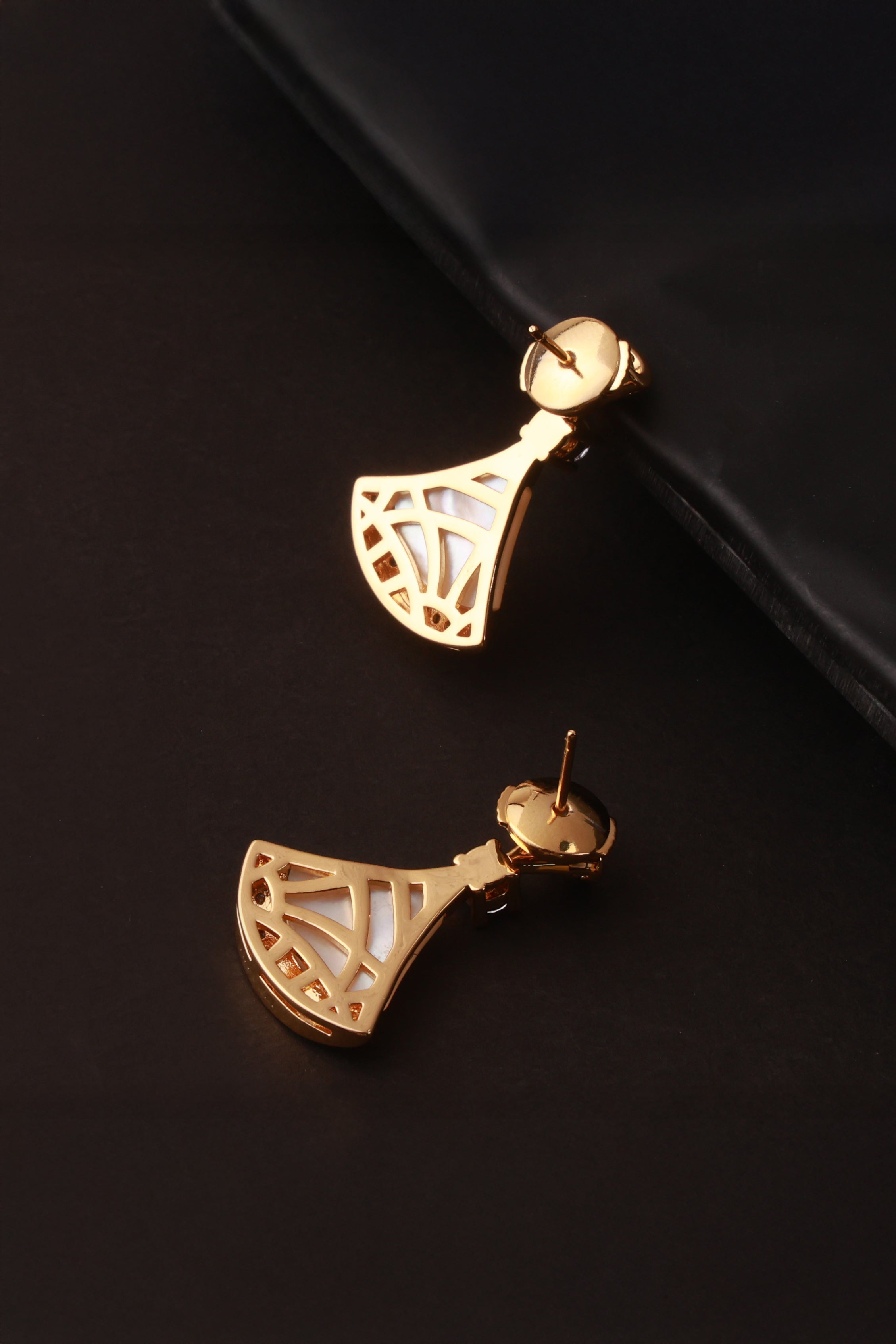Velaria Beige Bulgaree Earrings