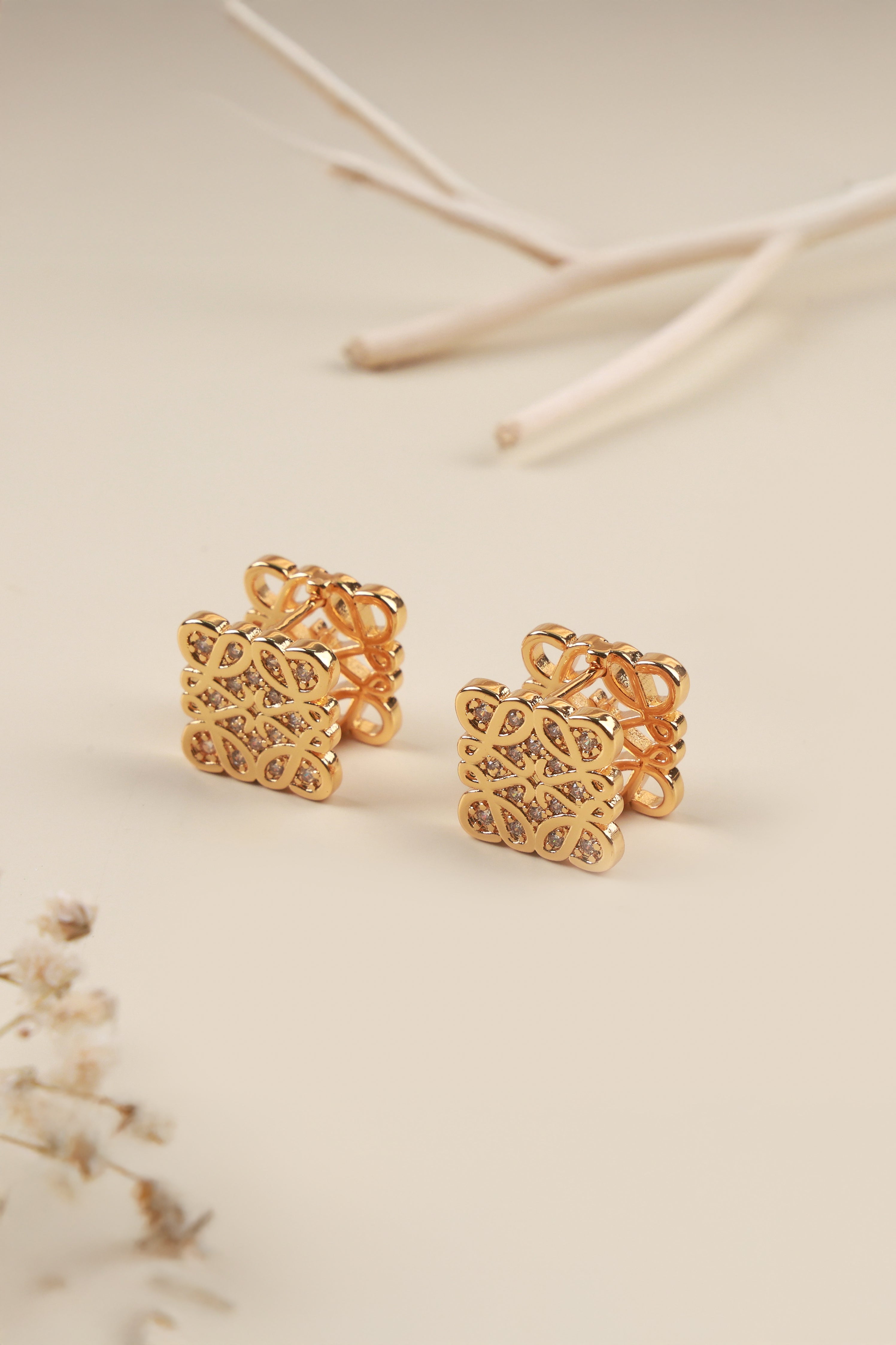 Anagram Golden Lowe Earrings
