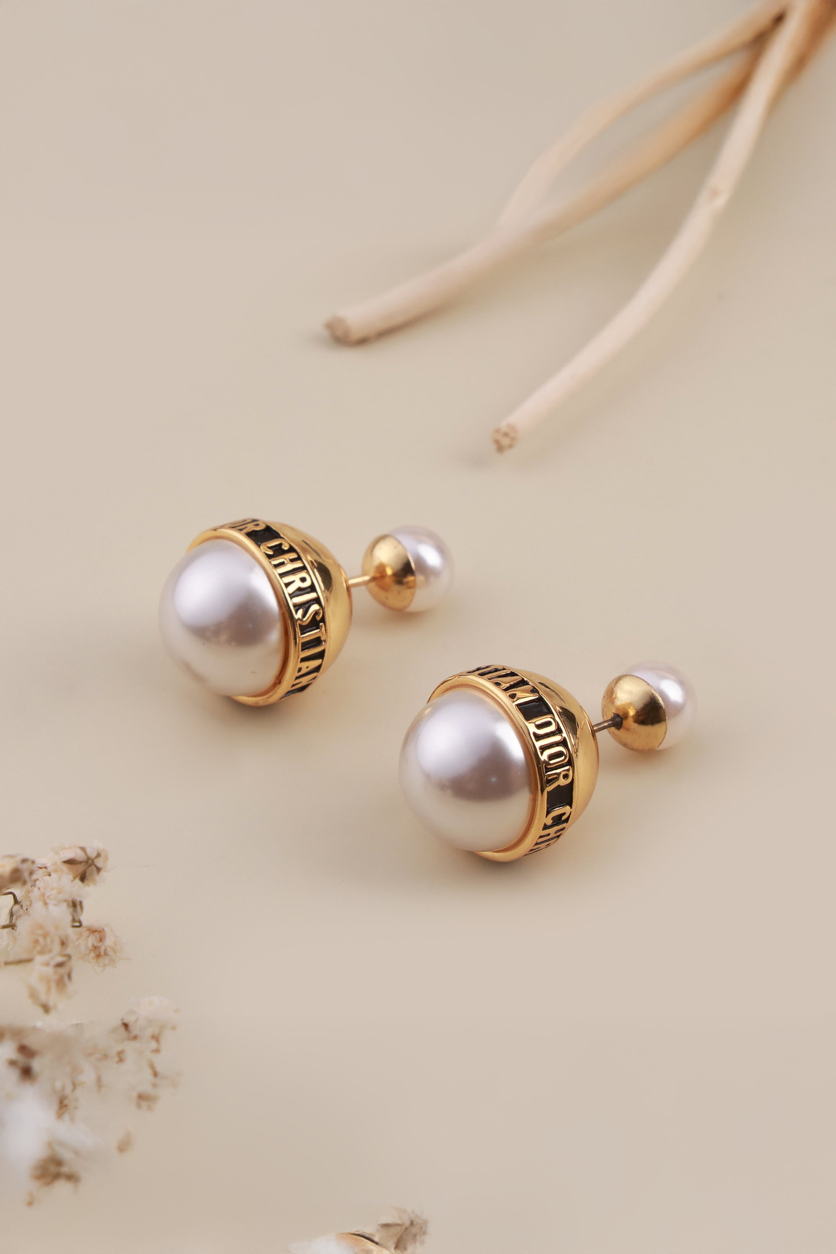 Luna Pearls Diot Studs