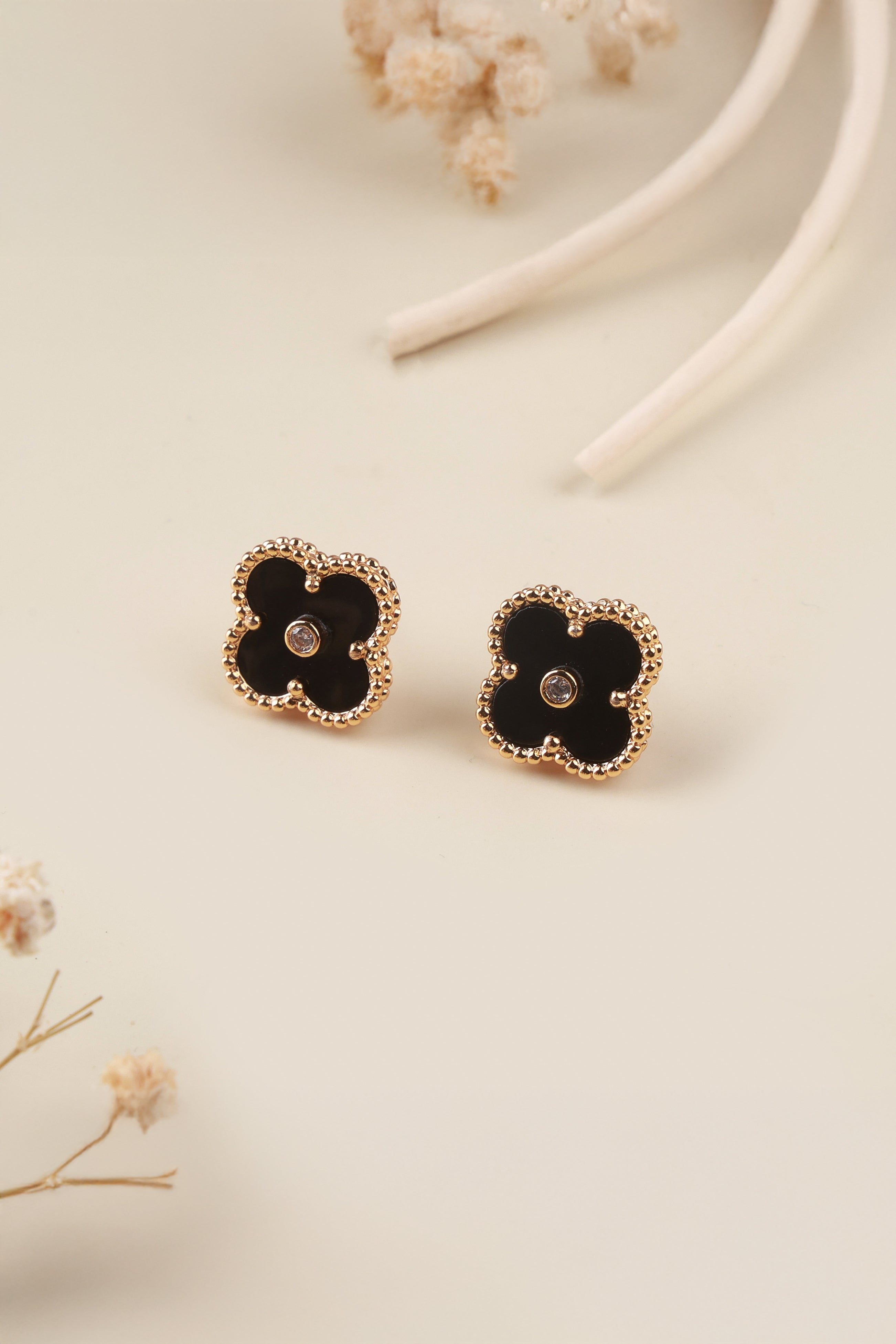 Petal Dual Black Van Chief Studs
