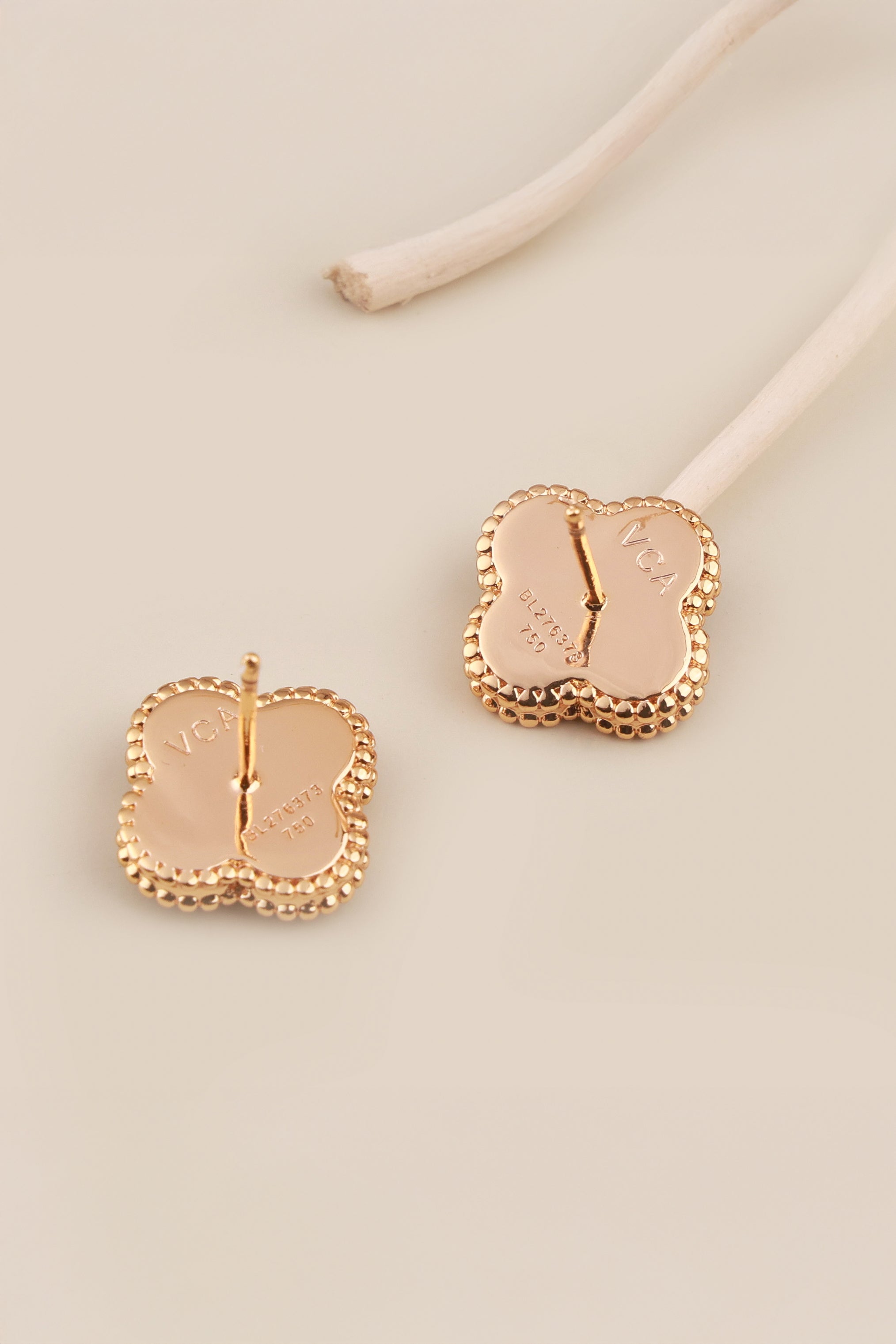 Petal Magic Van Chief Studs