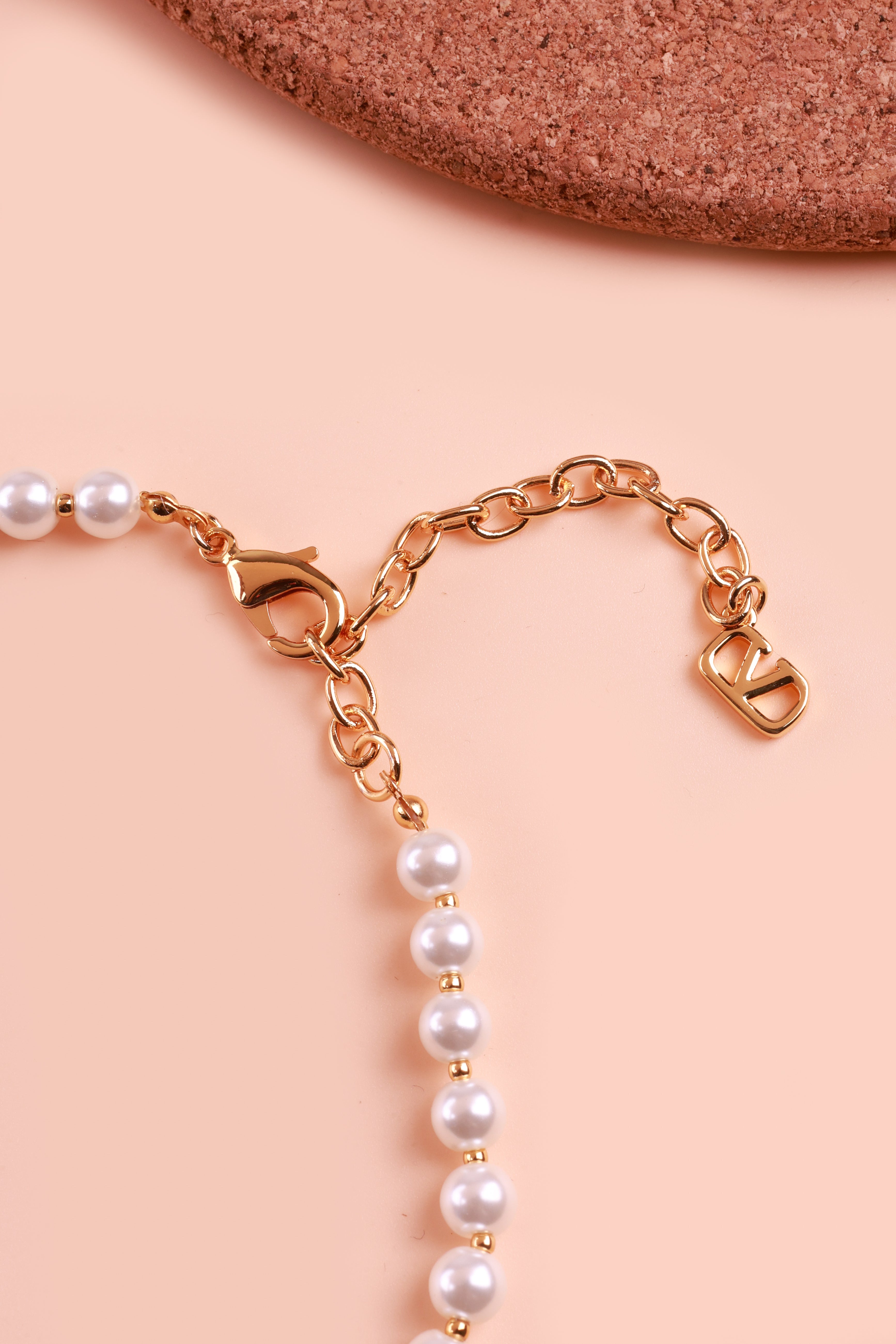 Divine White Pearls Neckchain