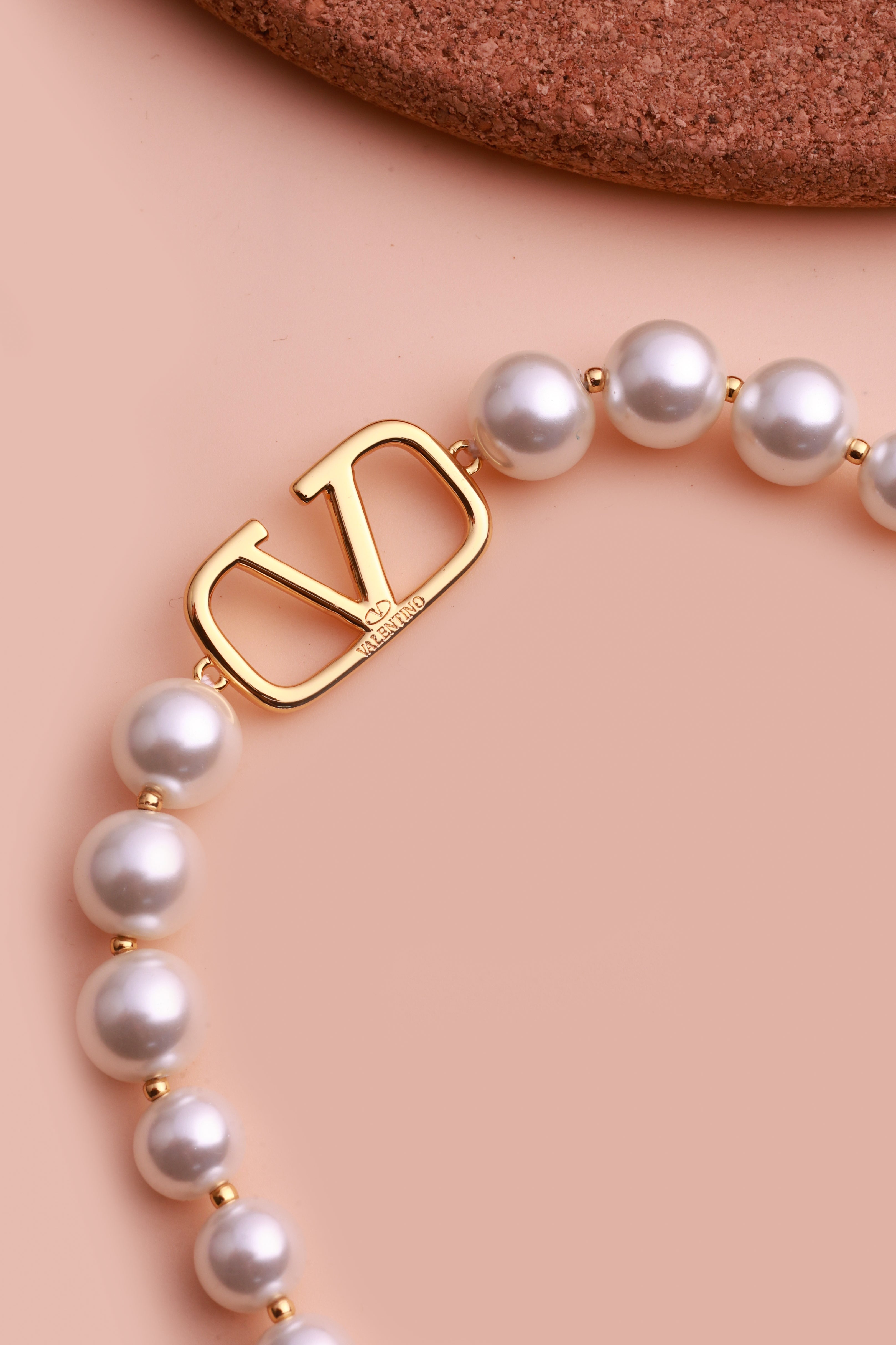 Divine White Pearls Neckchain