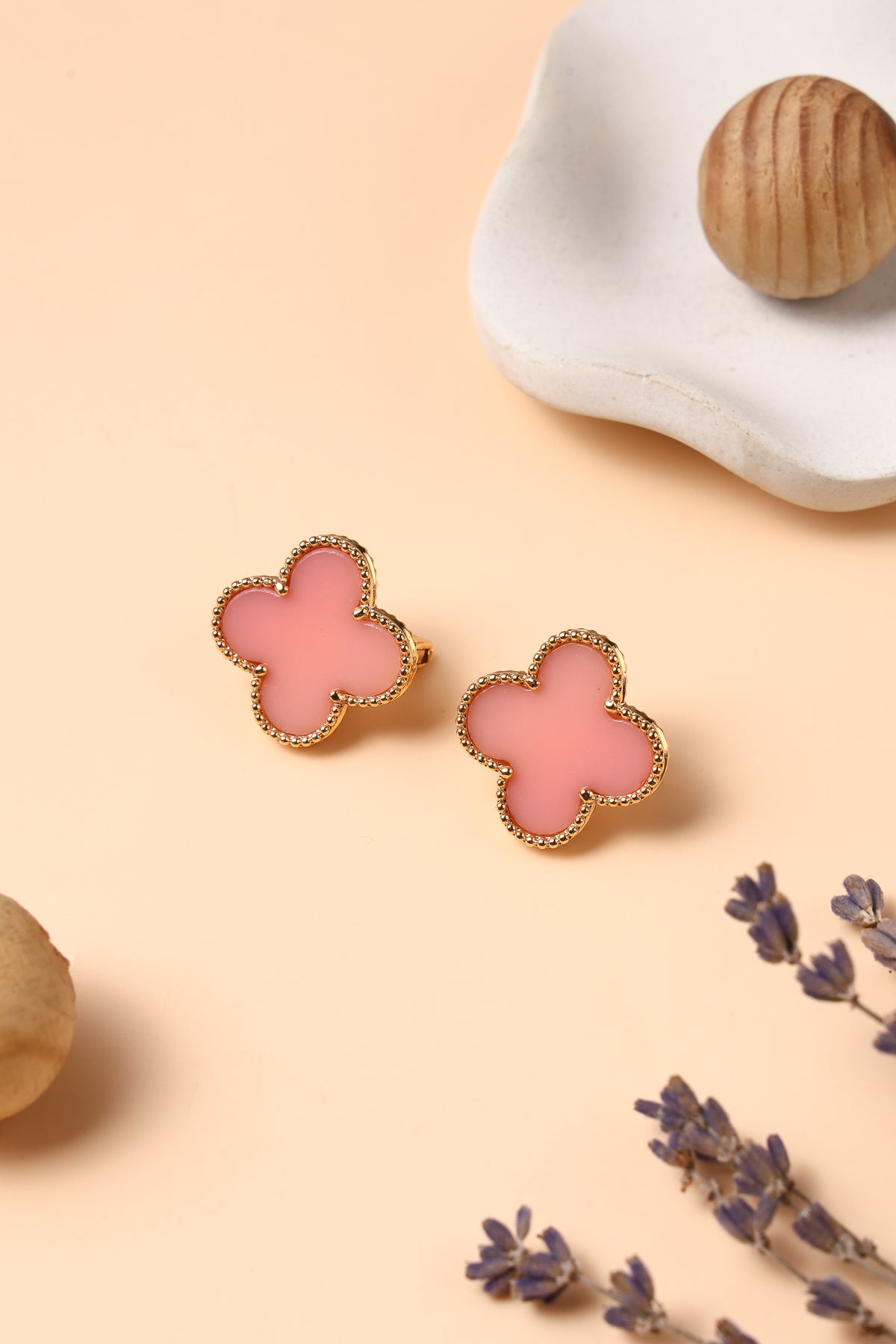 Colette Studs