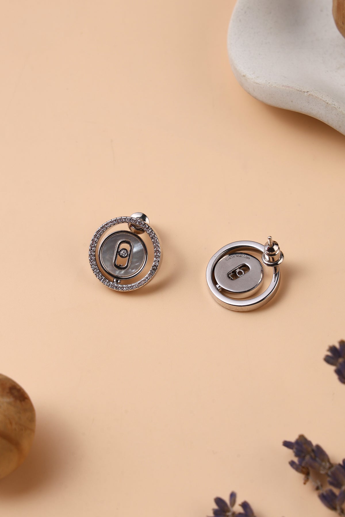 Marguerite Studs