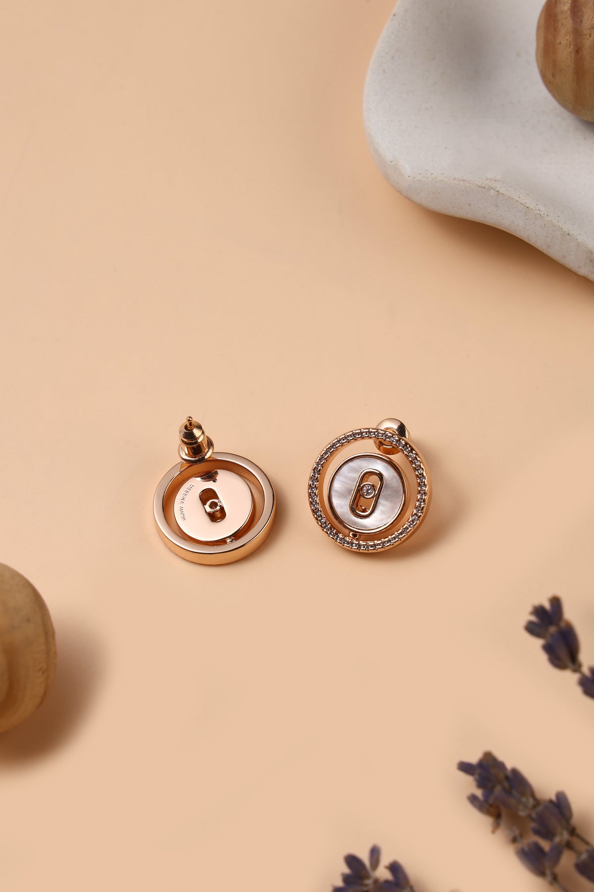 Solenne Studs