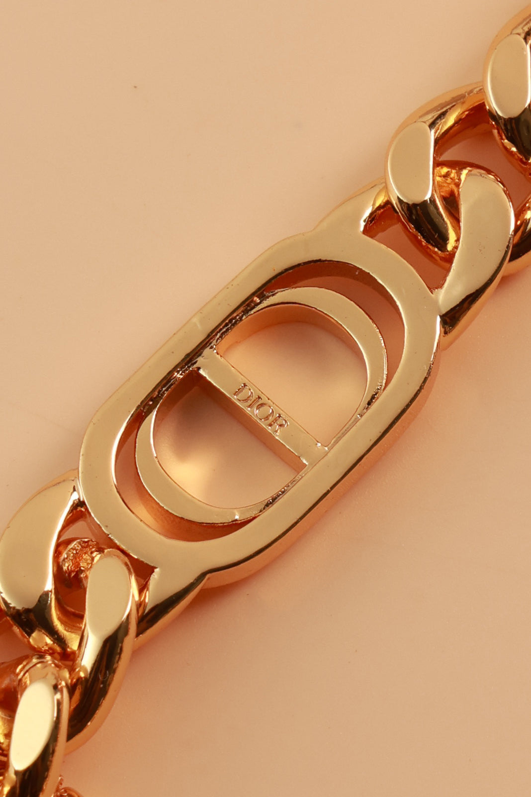 Smooth Curve Neckchain