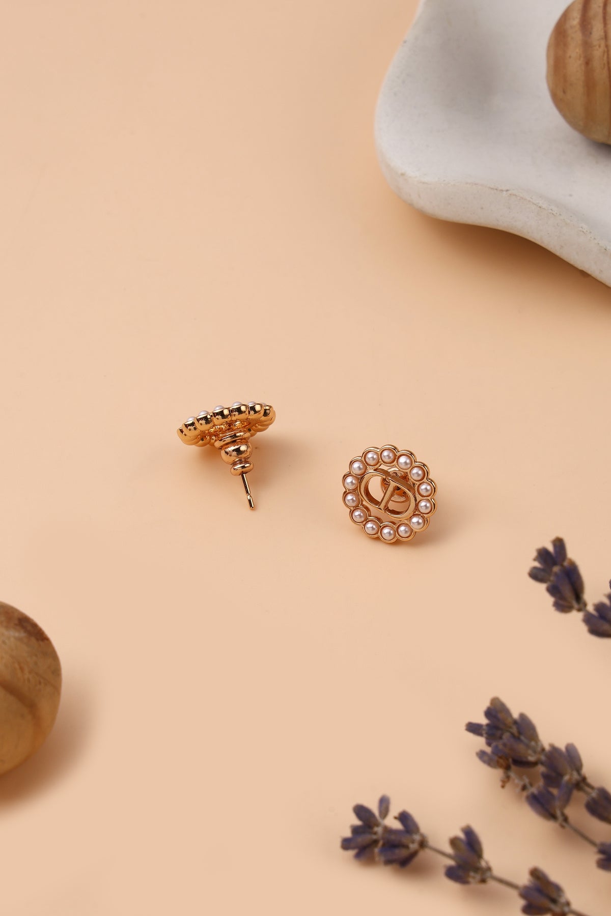 Alina Studs