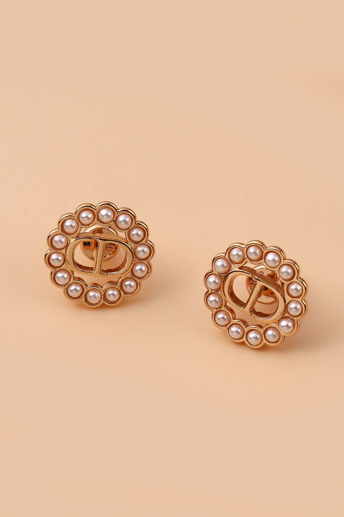 Alina Studs