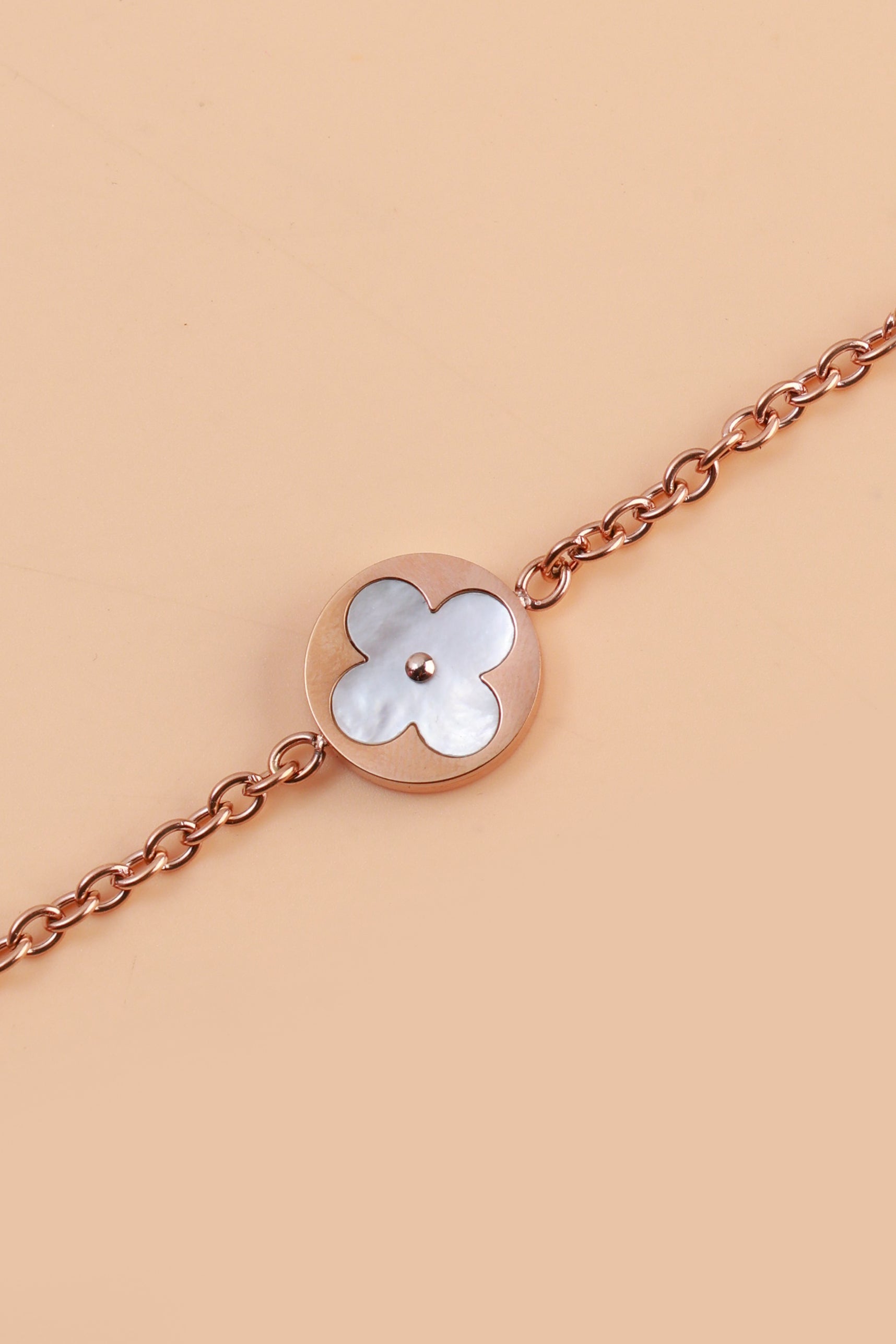 Golden Orbit Neckchain