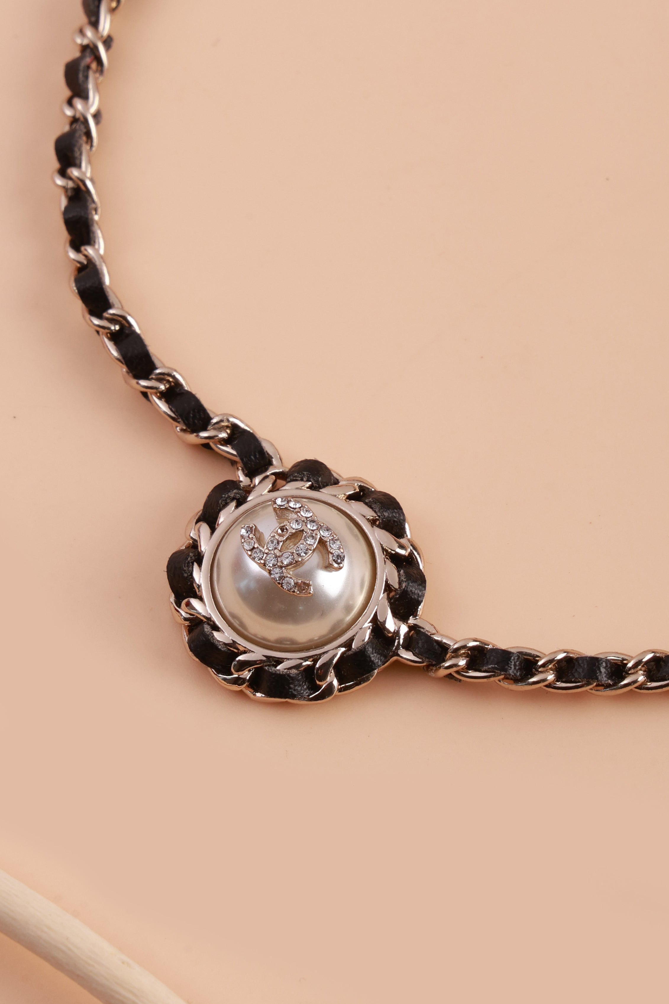 Black Glow Neckchain