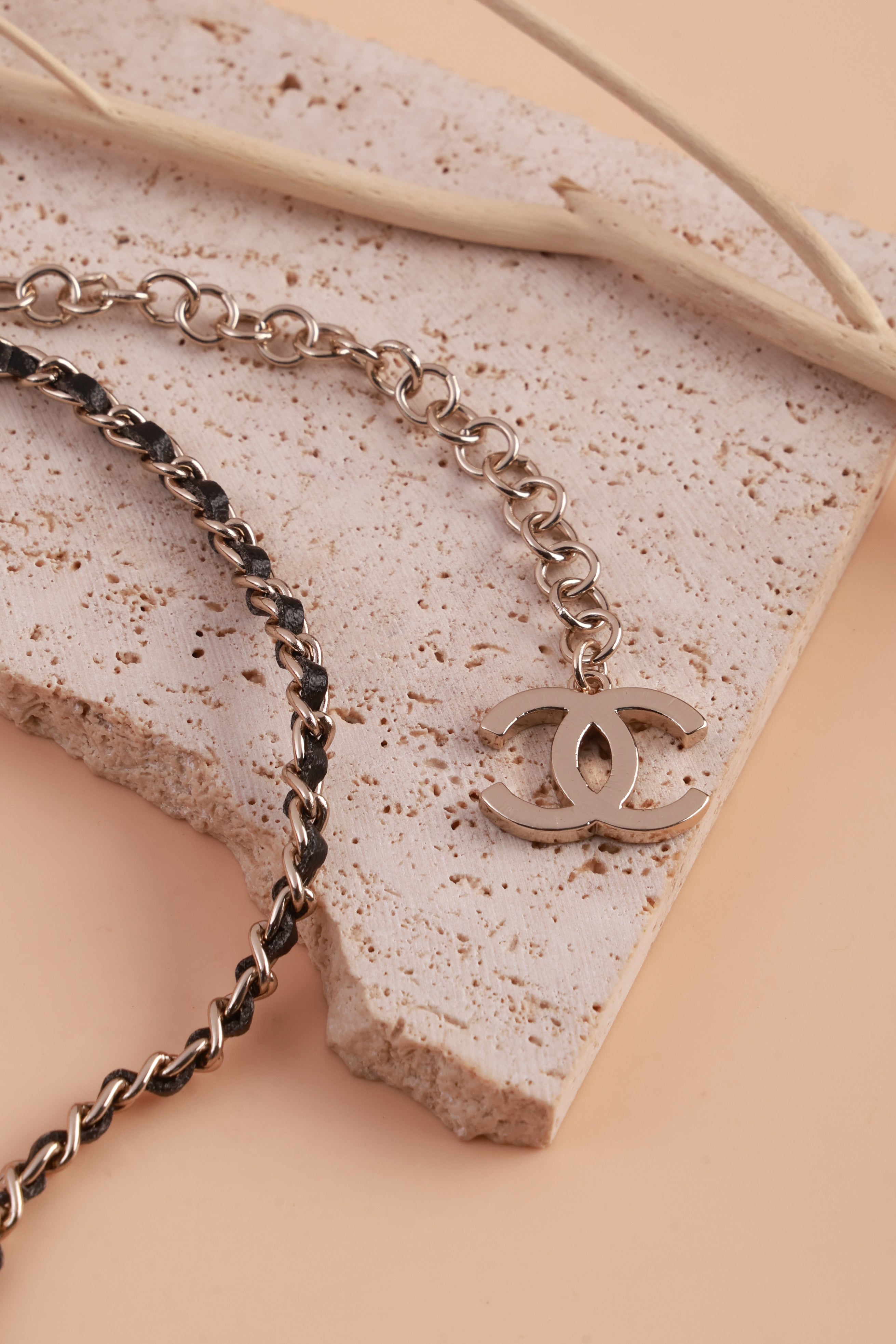 Black Glow Neckchain