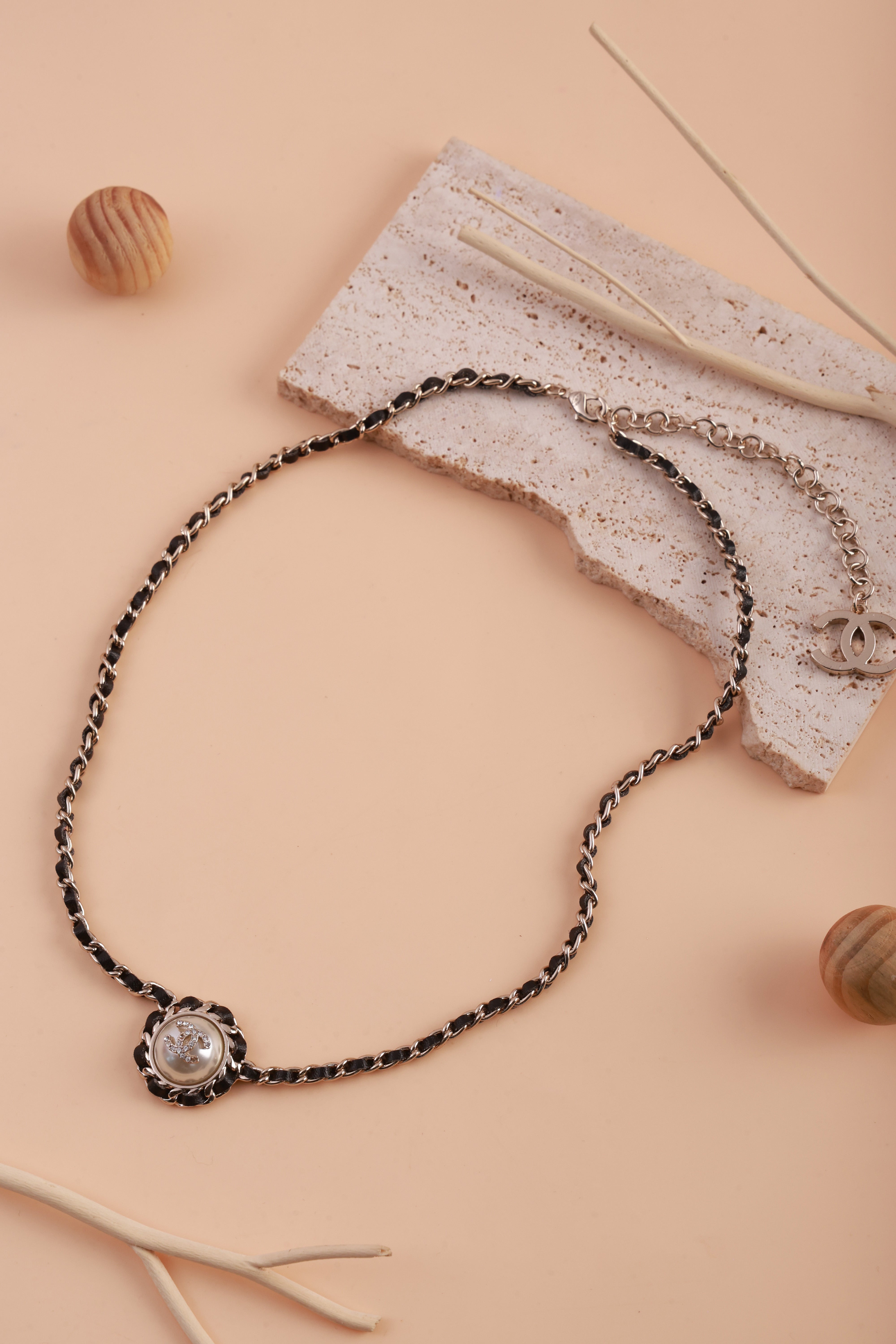 Black Glow Neckchain