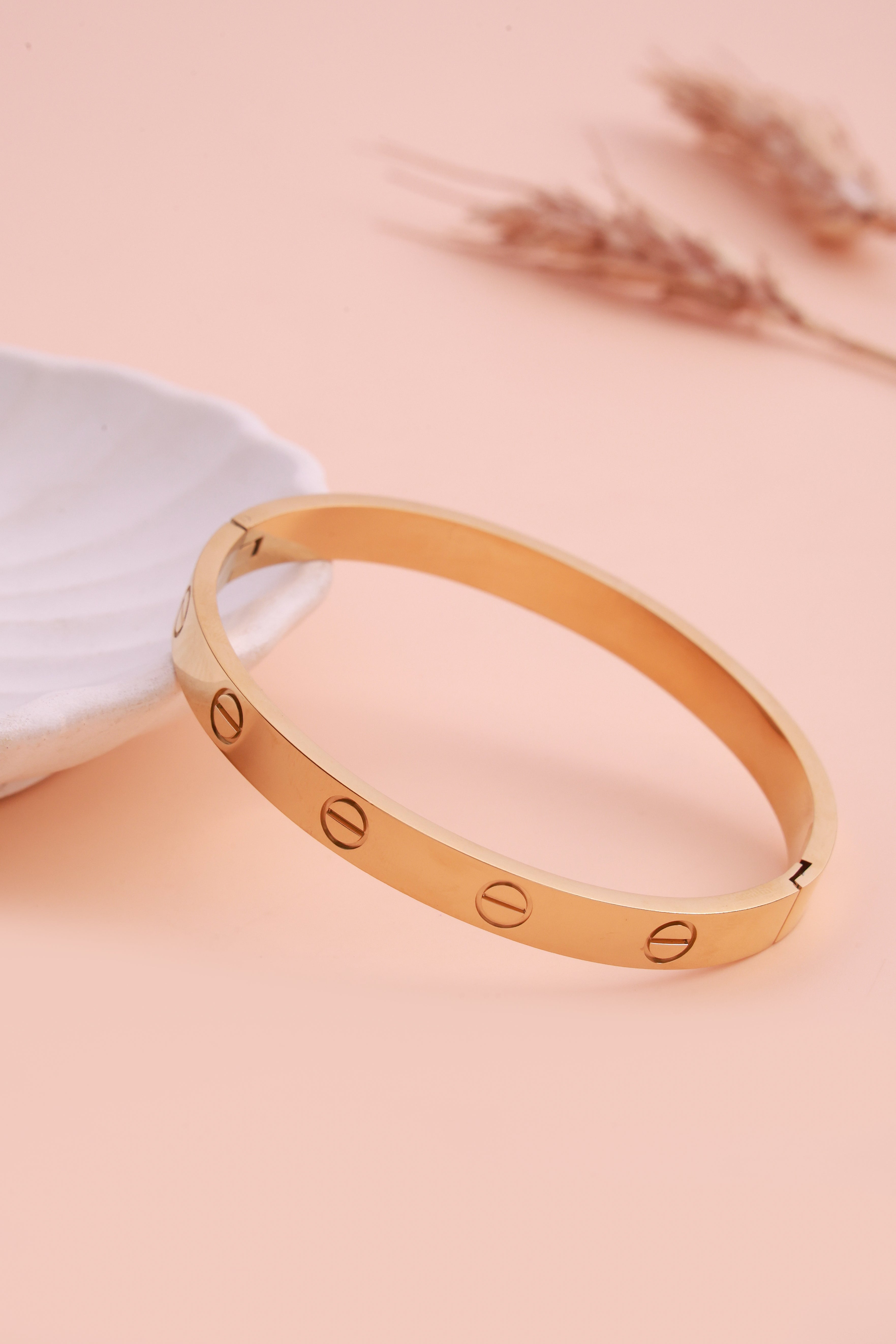 Dazzle Band Golden Carter Bracelet