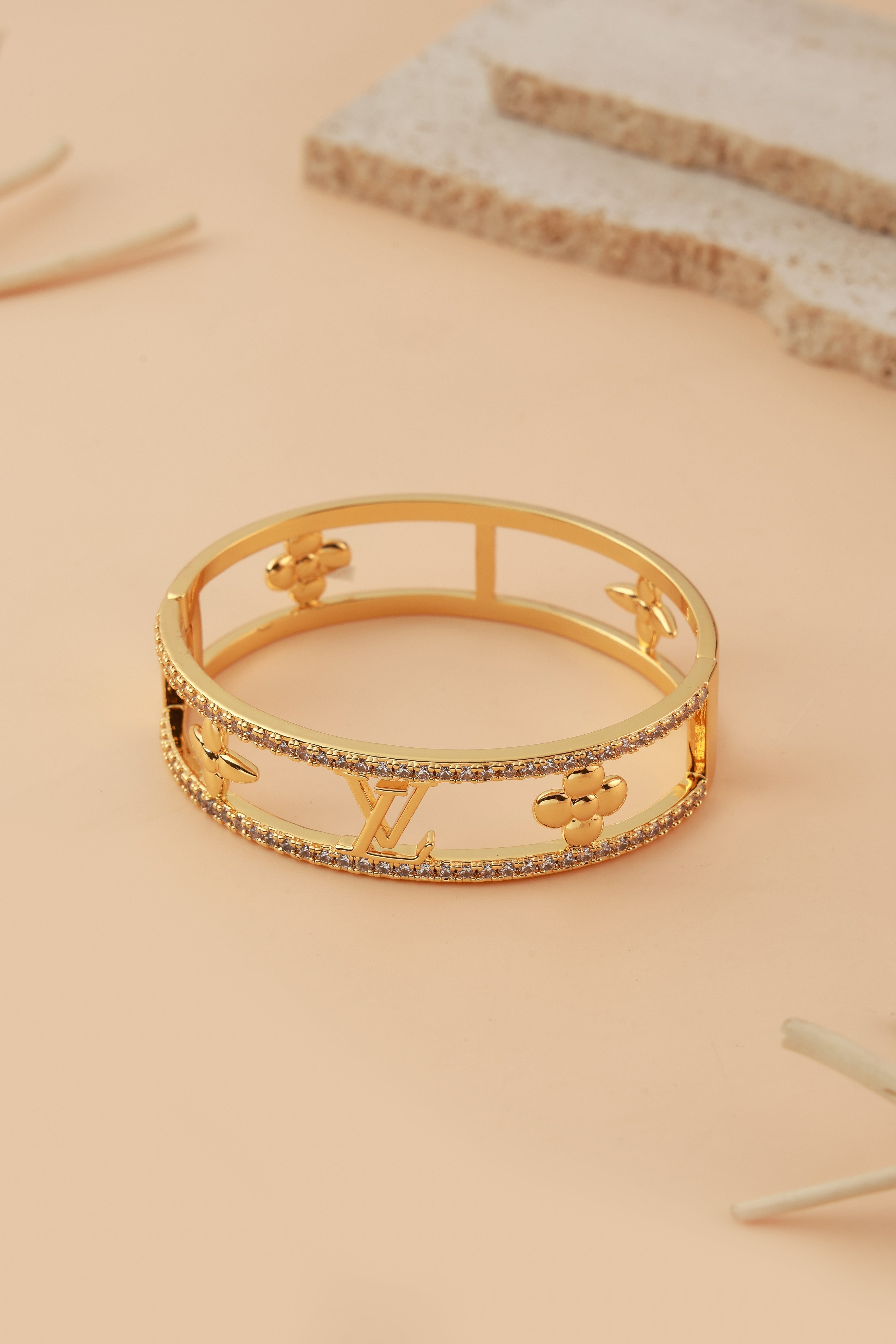 Noble Glow Bracelet
