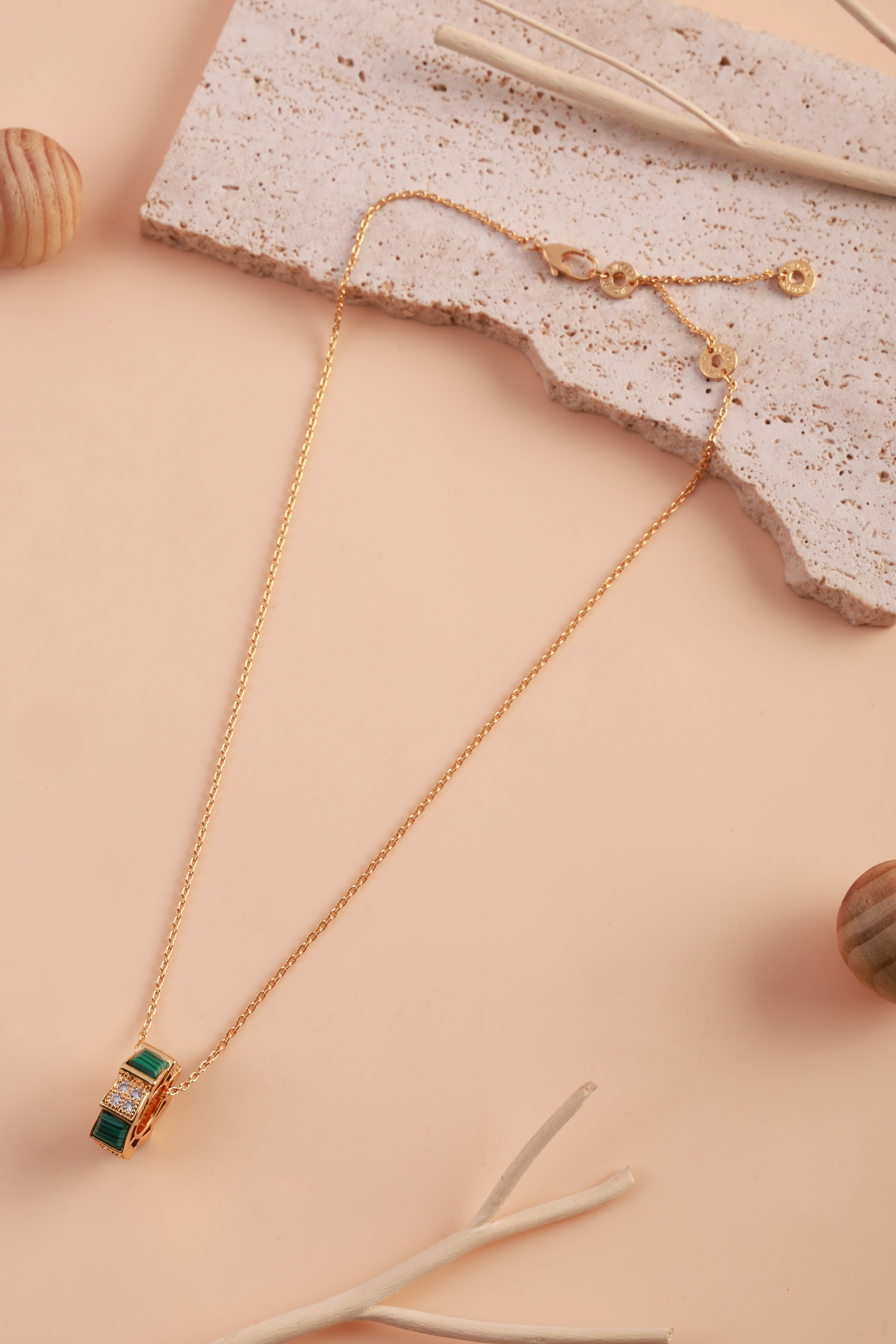 Green Halo Neckchain