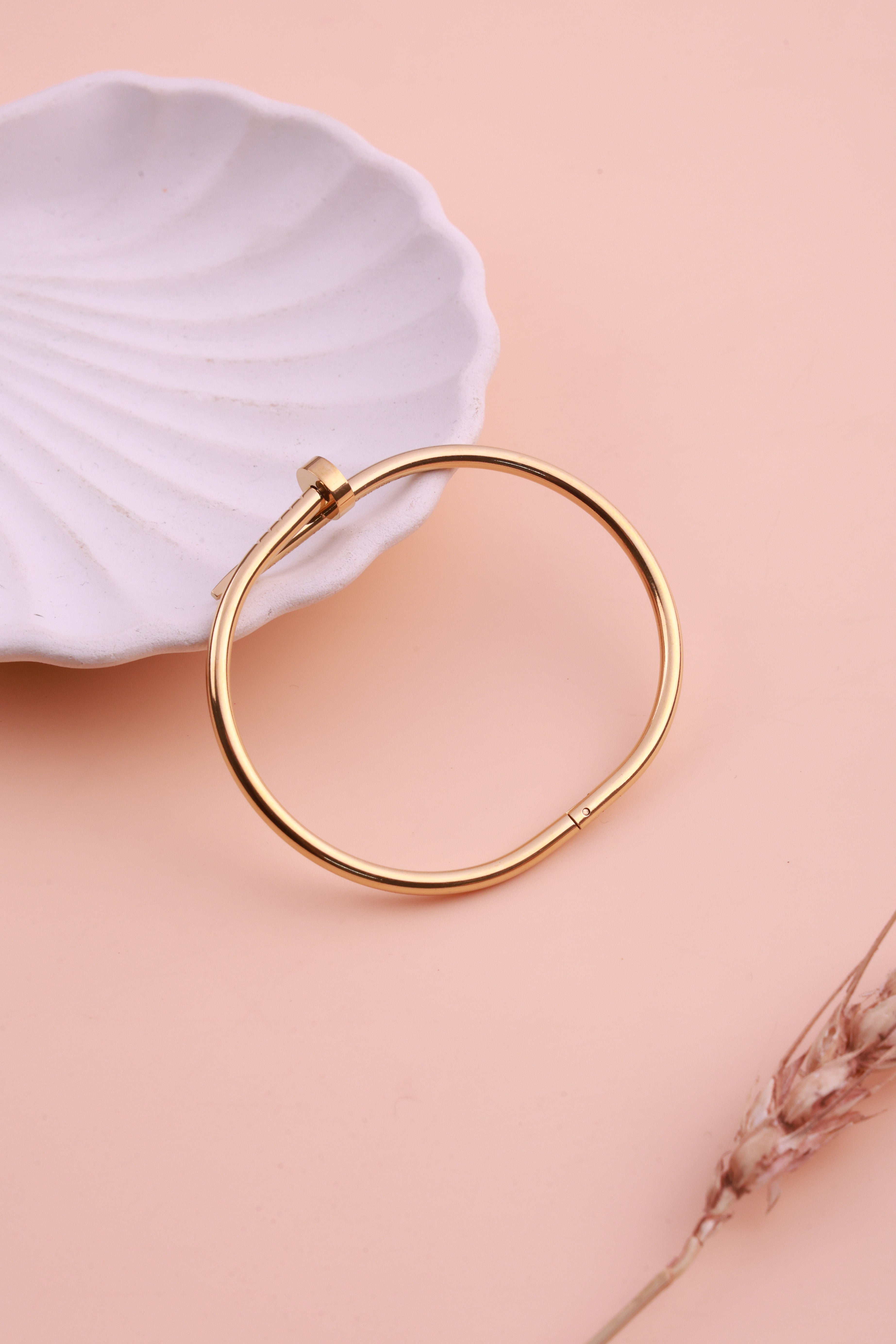 Golden Oval Band Carter Bracelet