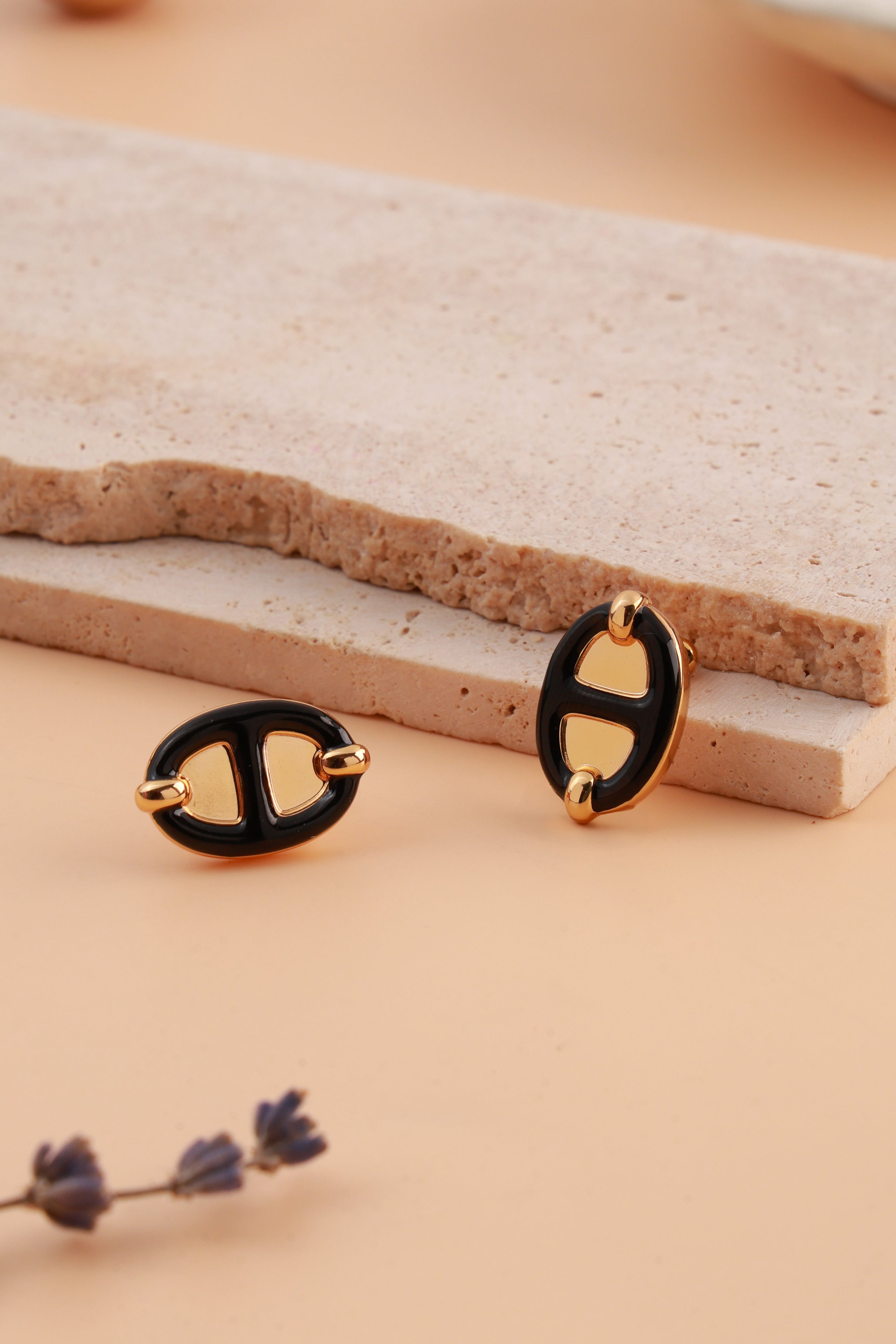Noir Link Earrings