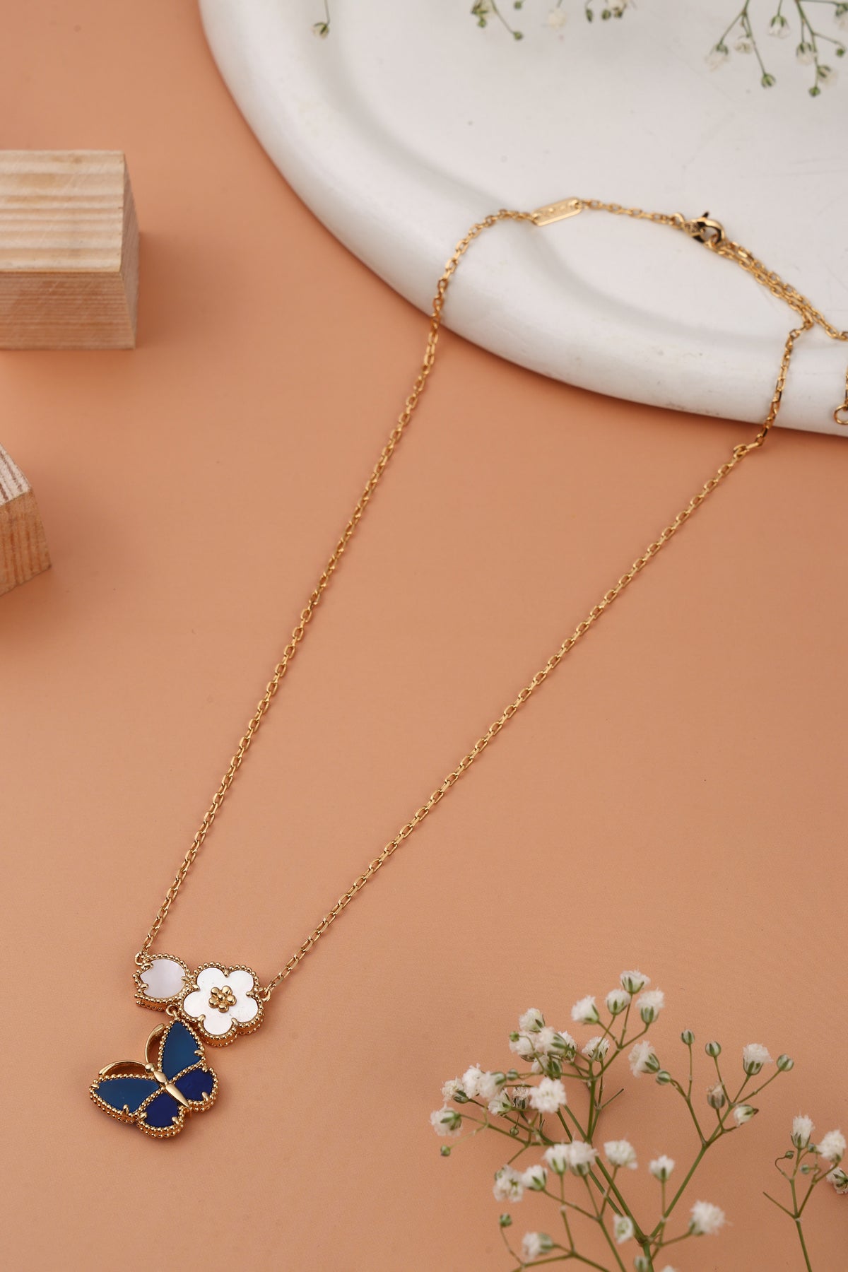 Violett Neckchain