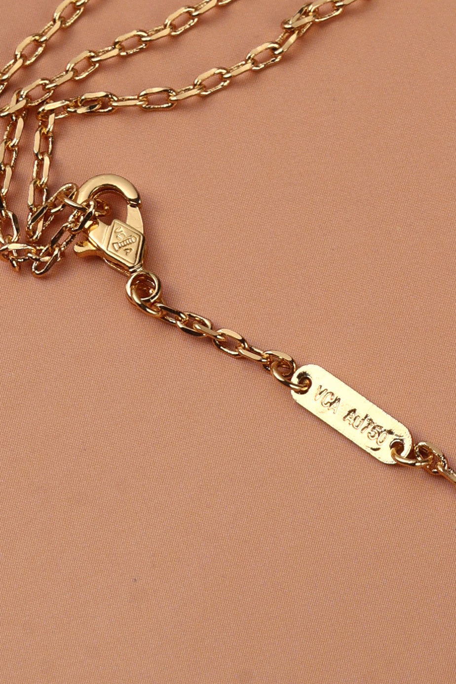 Violett Neckchain