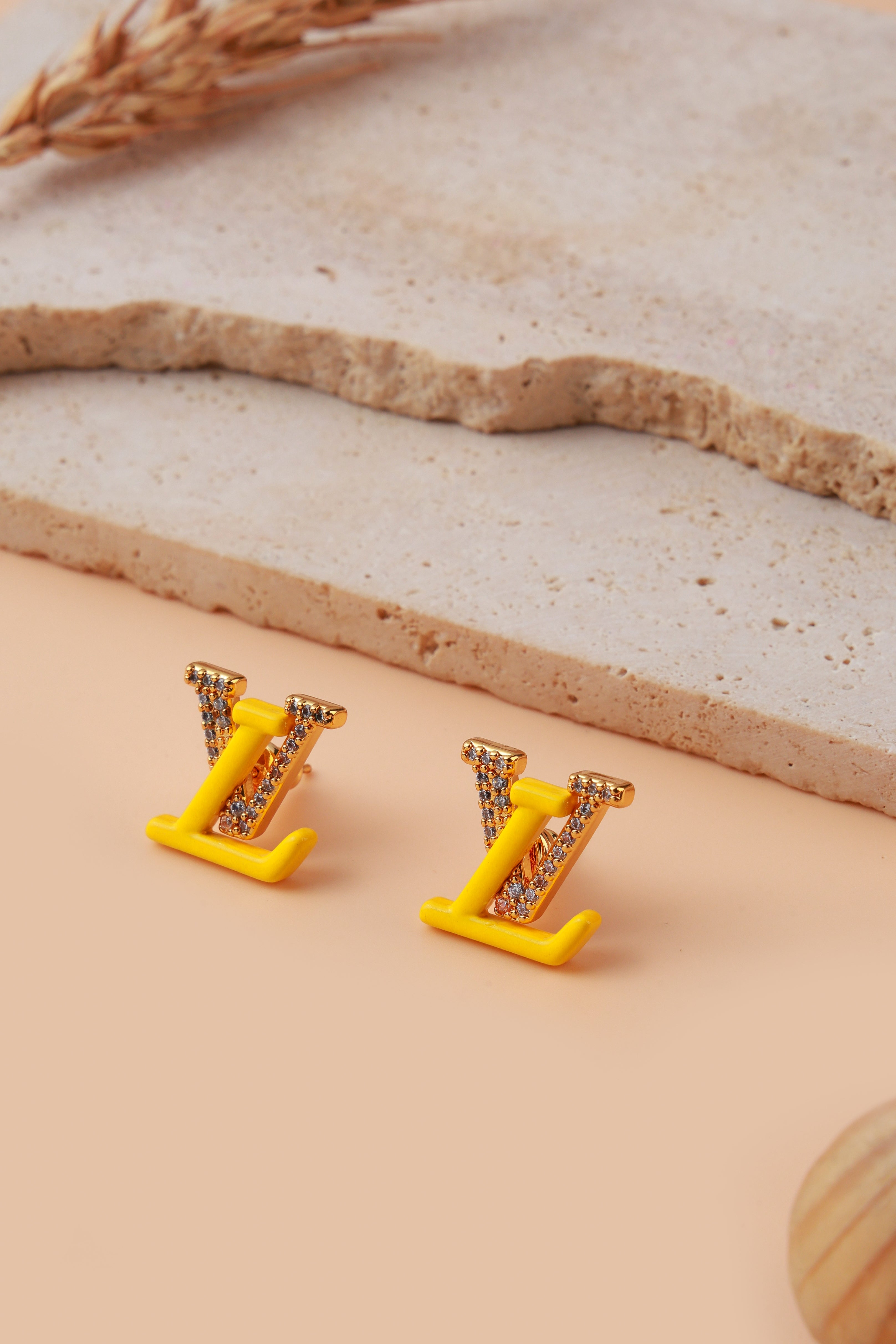 Zyvella Studs