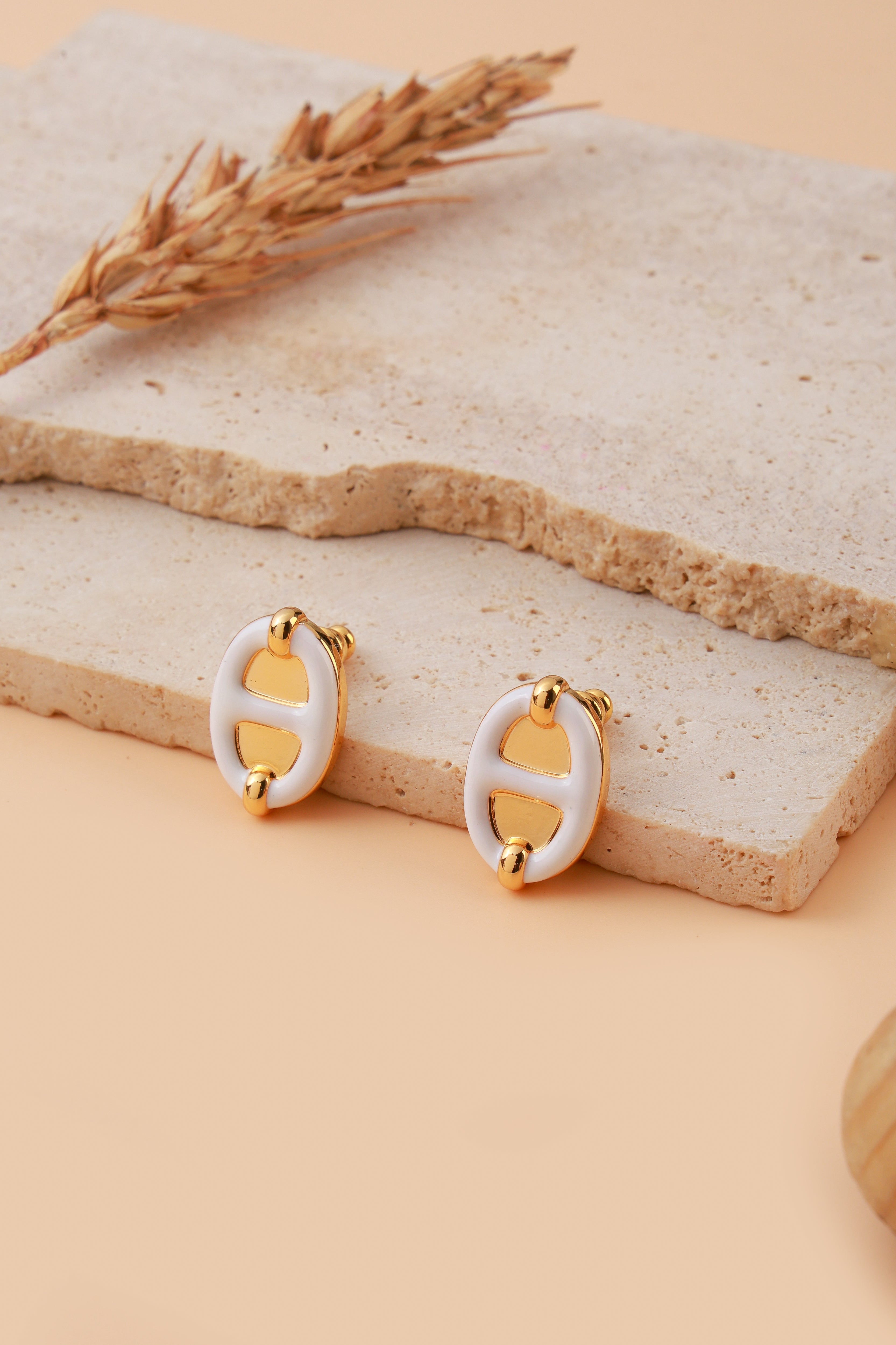 Solvique Studs