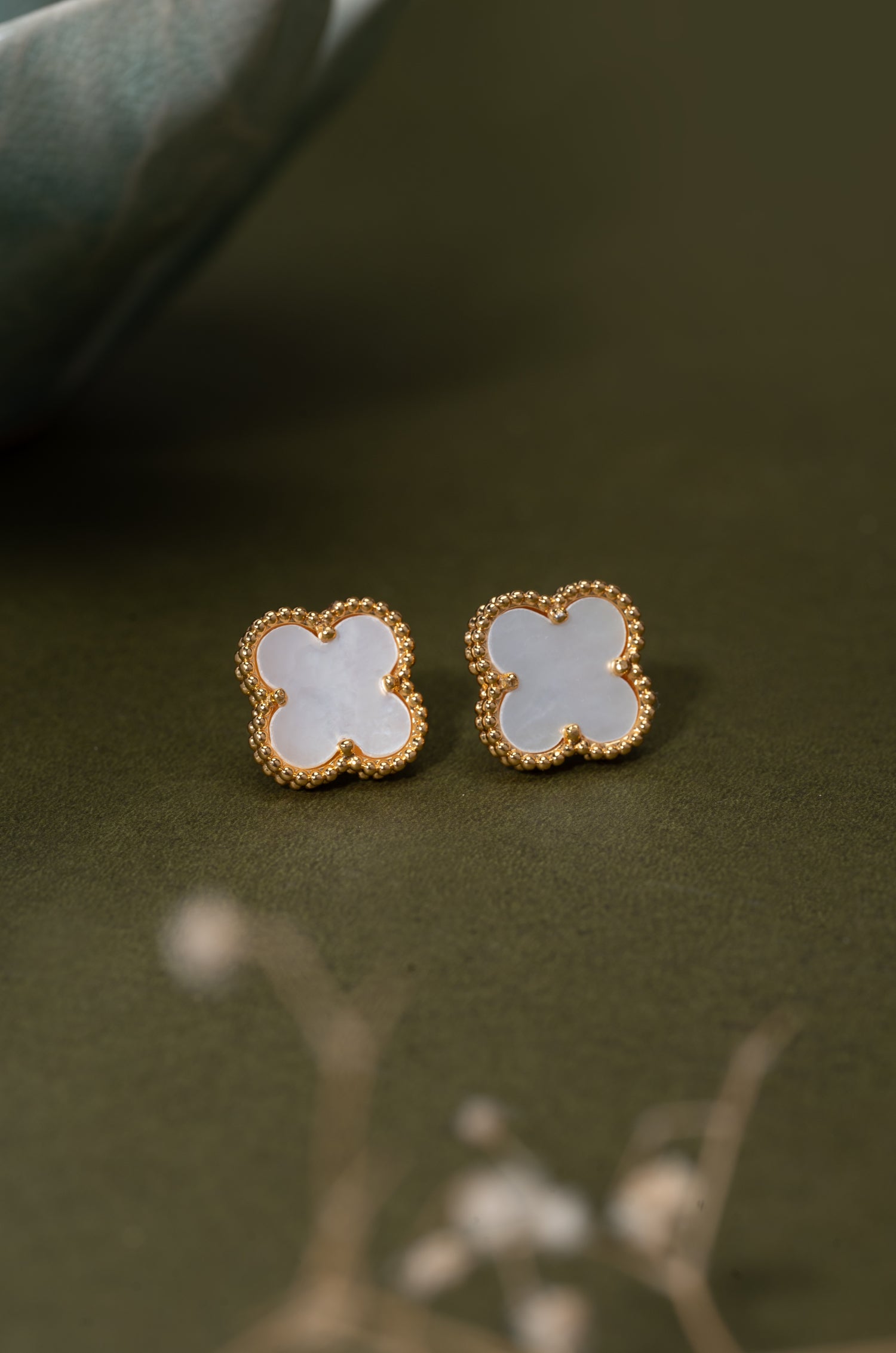 White Petal Charms Van Chief Studs