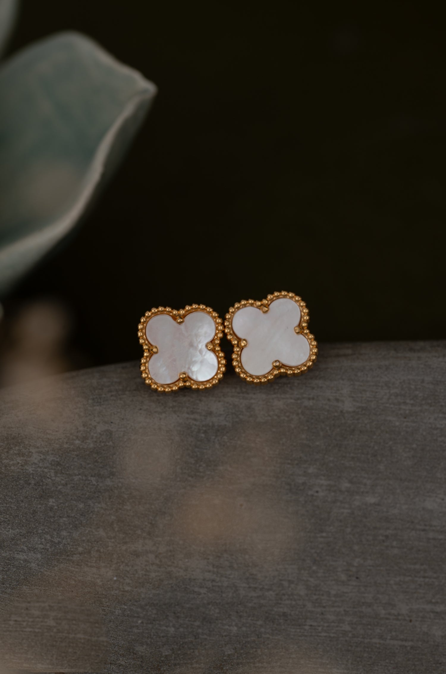 White Petal Charms Van Chief Studs