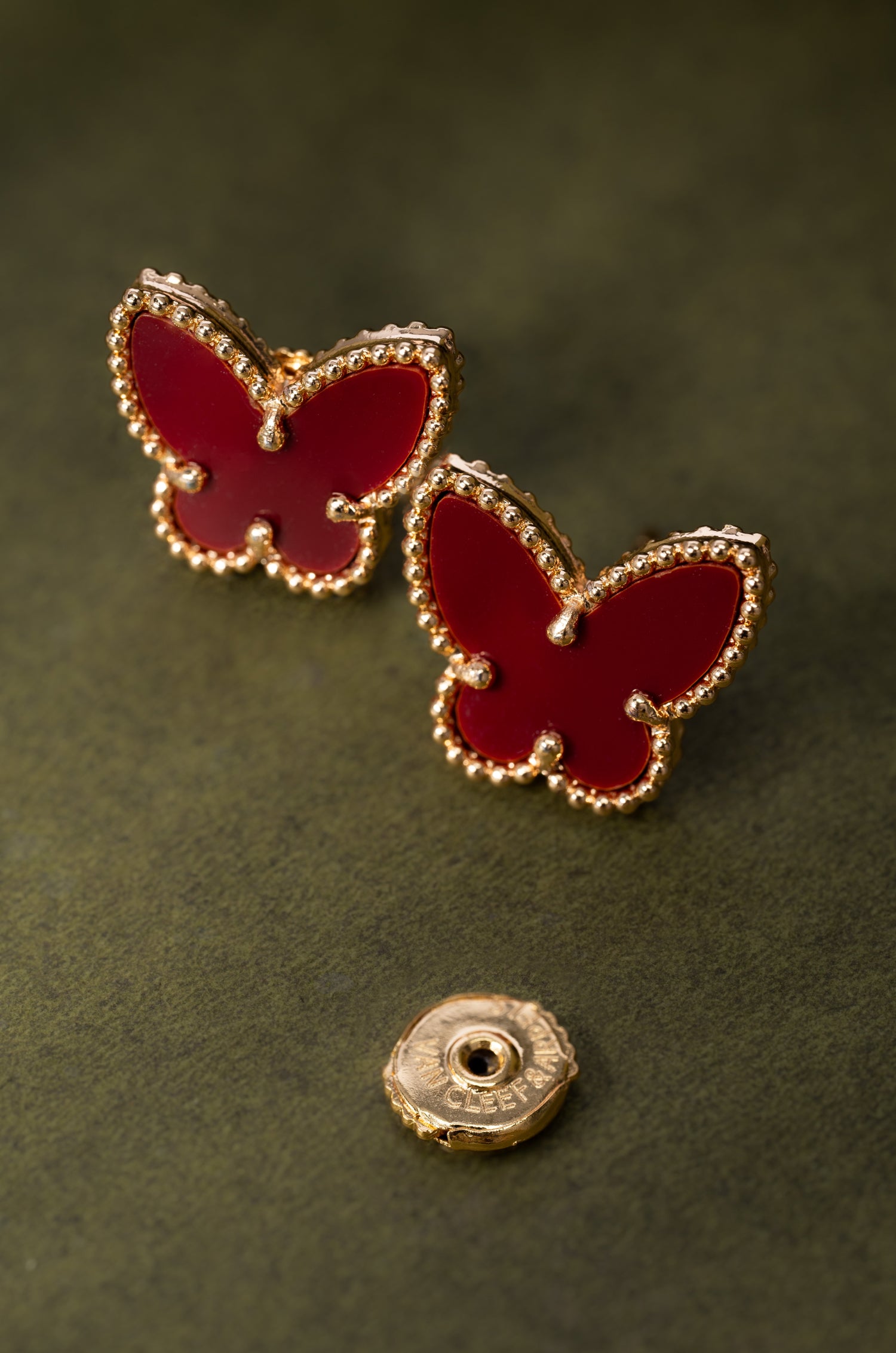 Meadow Glow Red Van Chief Studs