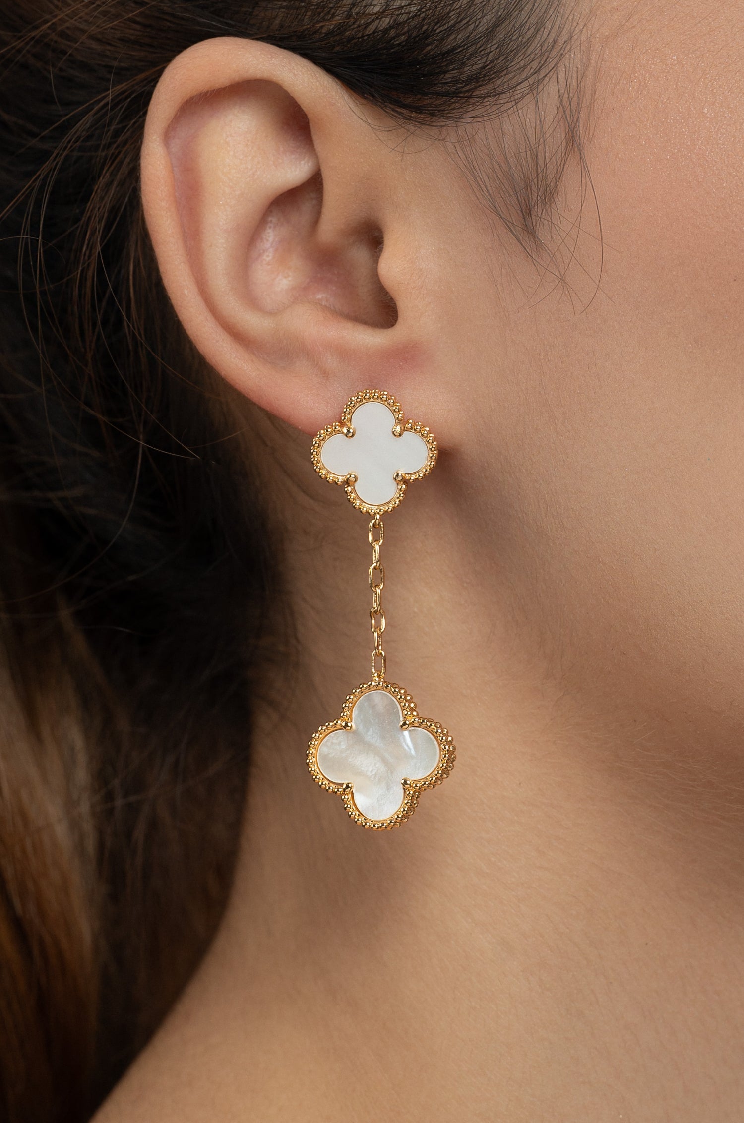 Arpels Magic Van Chief Earrings
