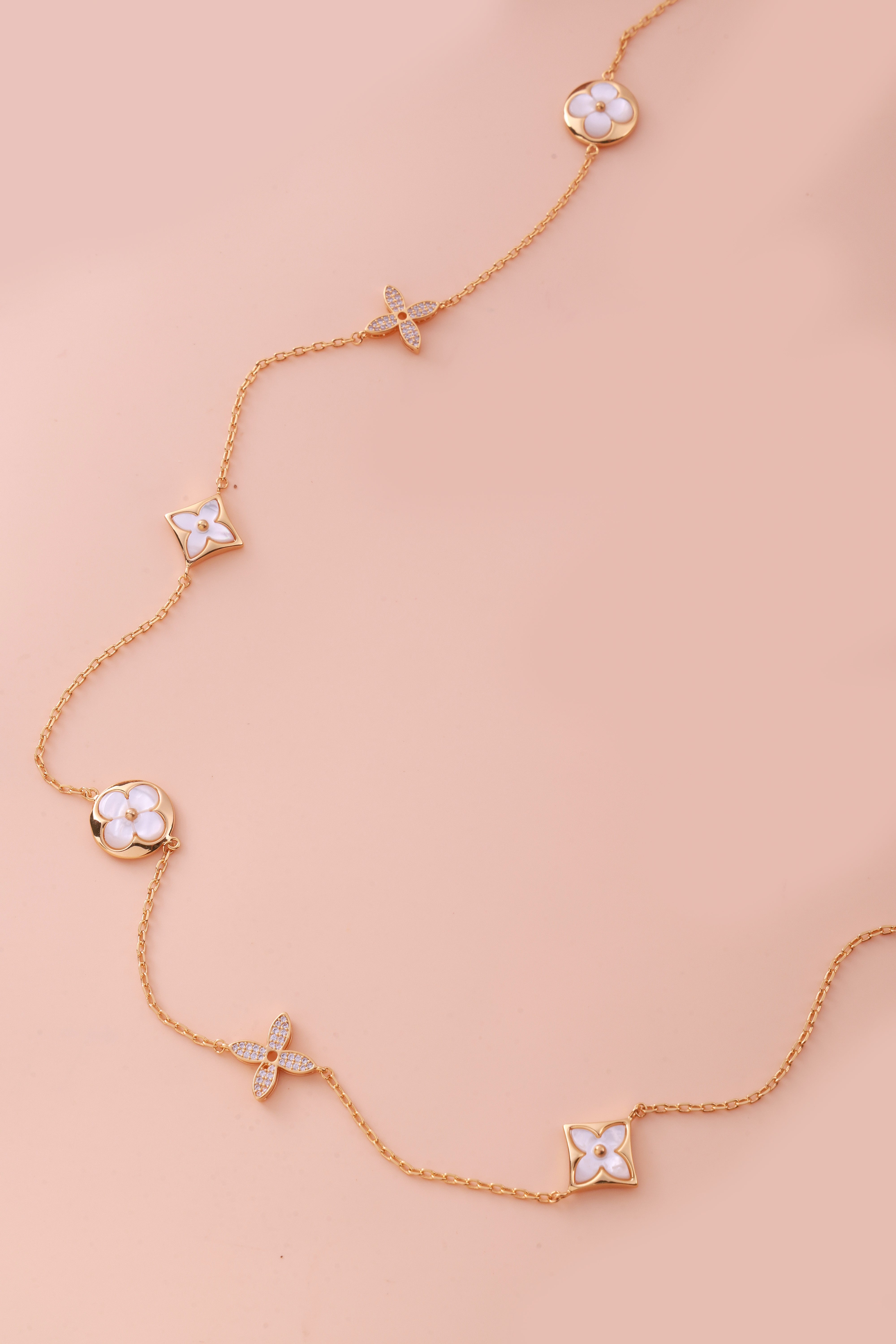 Novalyn Elvy Neckchain