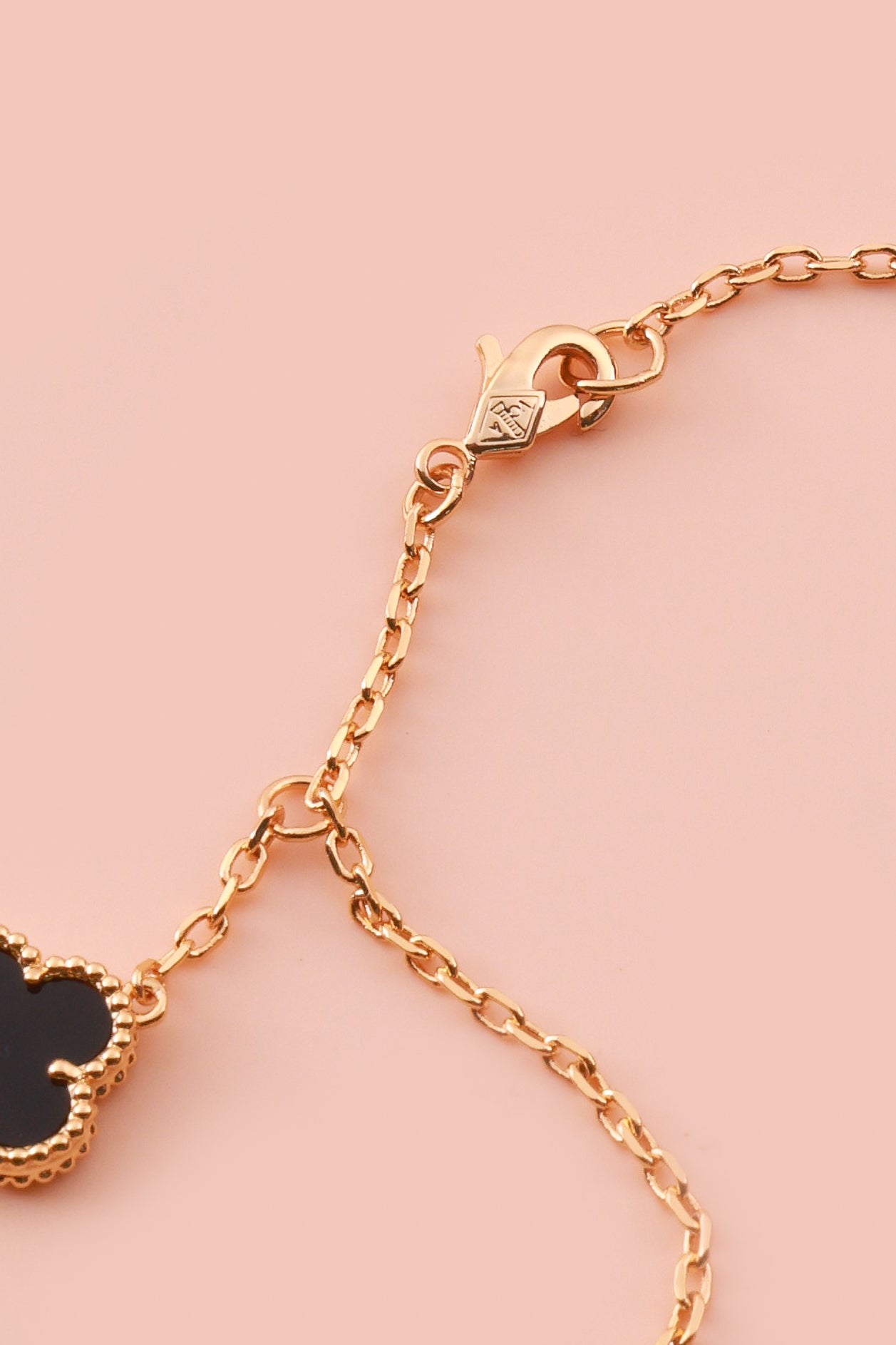 Clover Black Neckchain