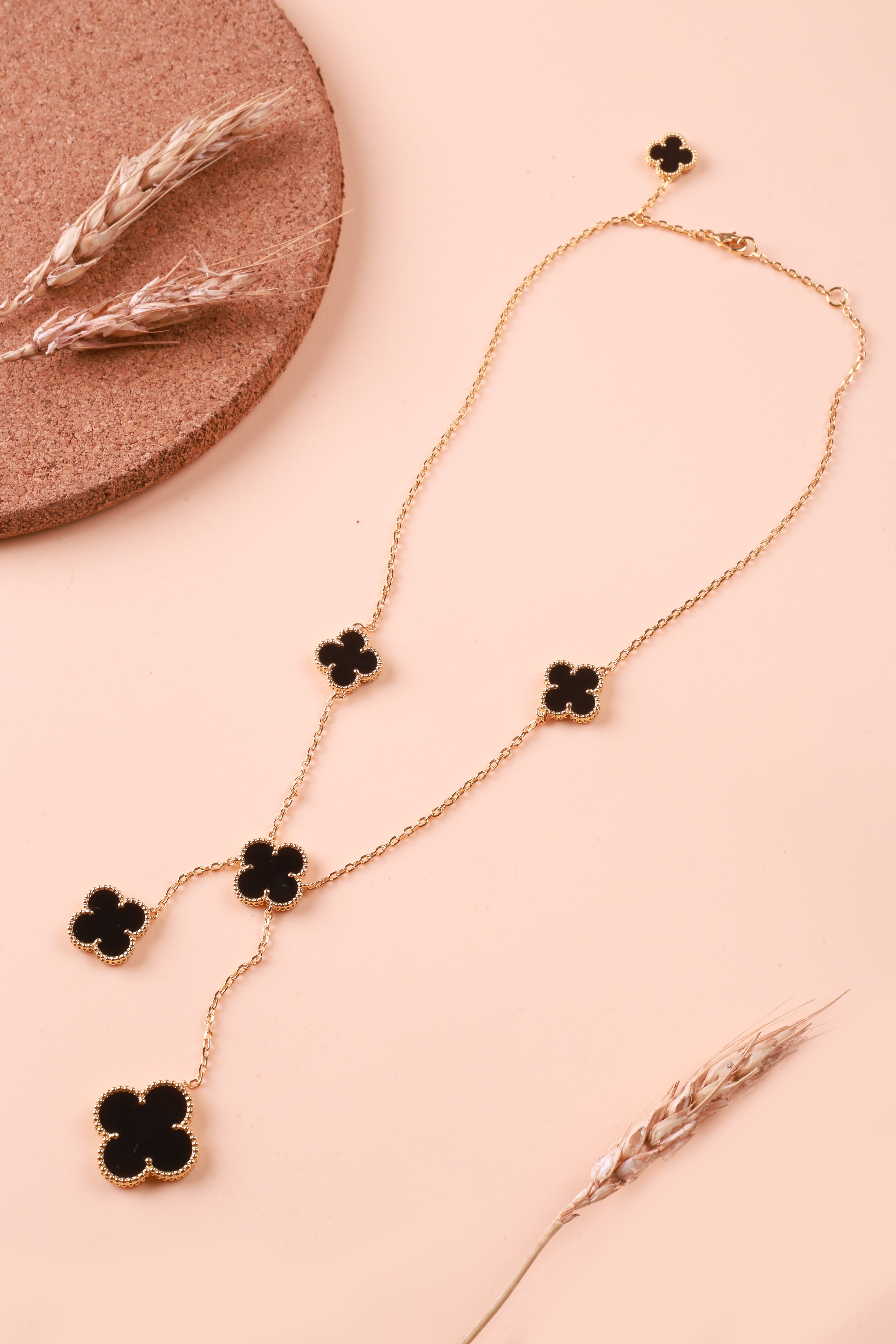 Clover Black Van Chief Neckchain