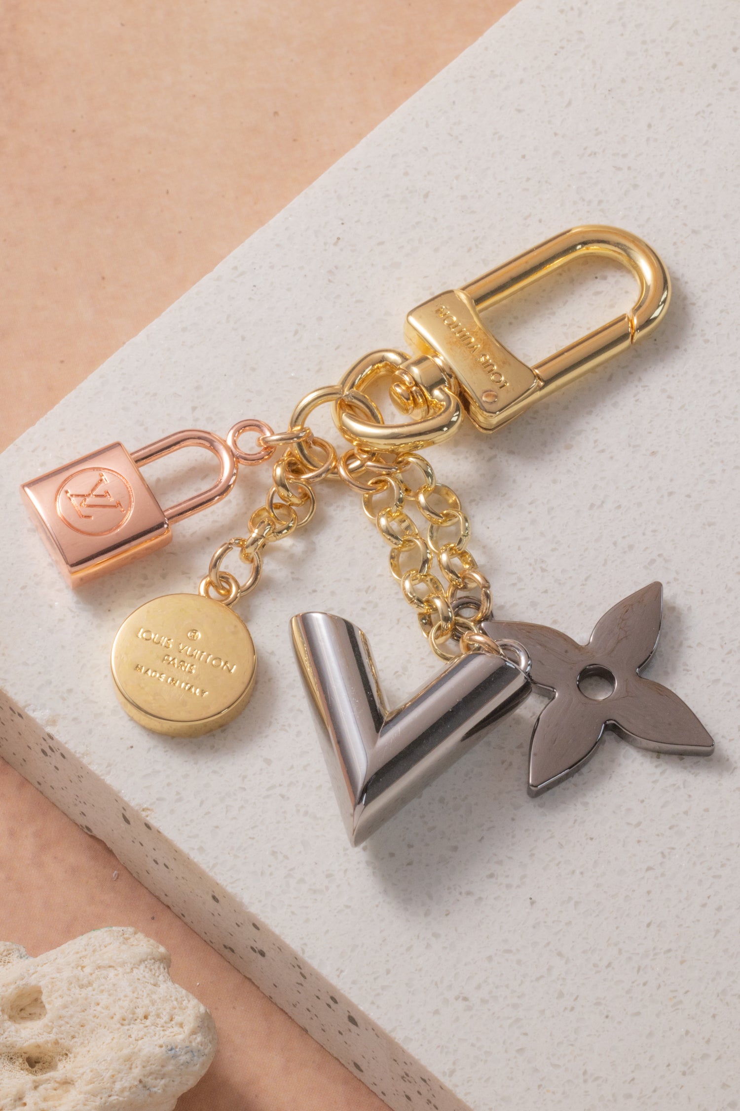 Medley Golden Elvy Bag Charm