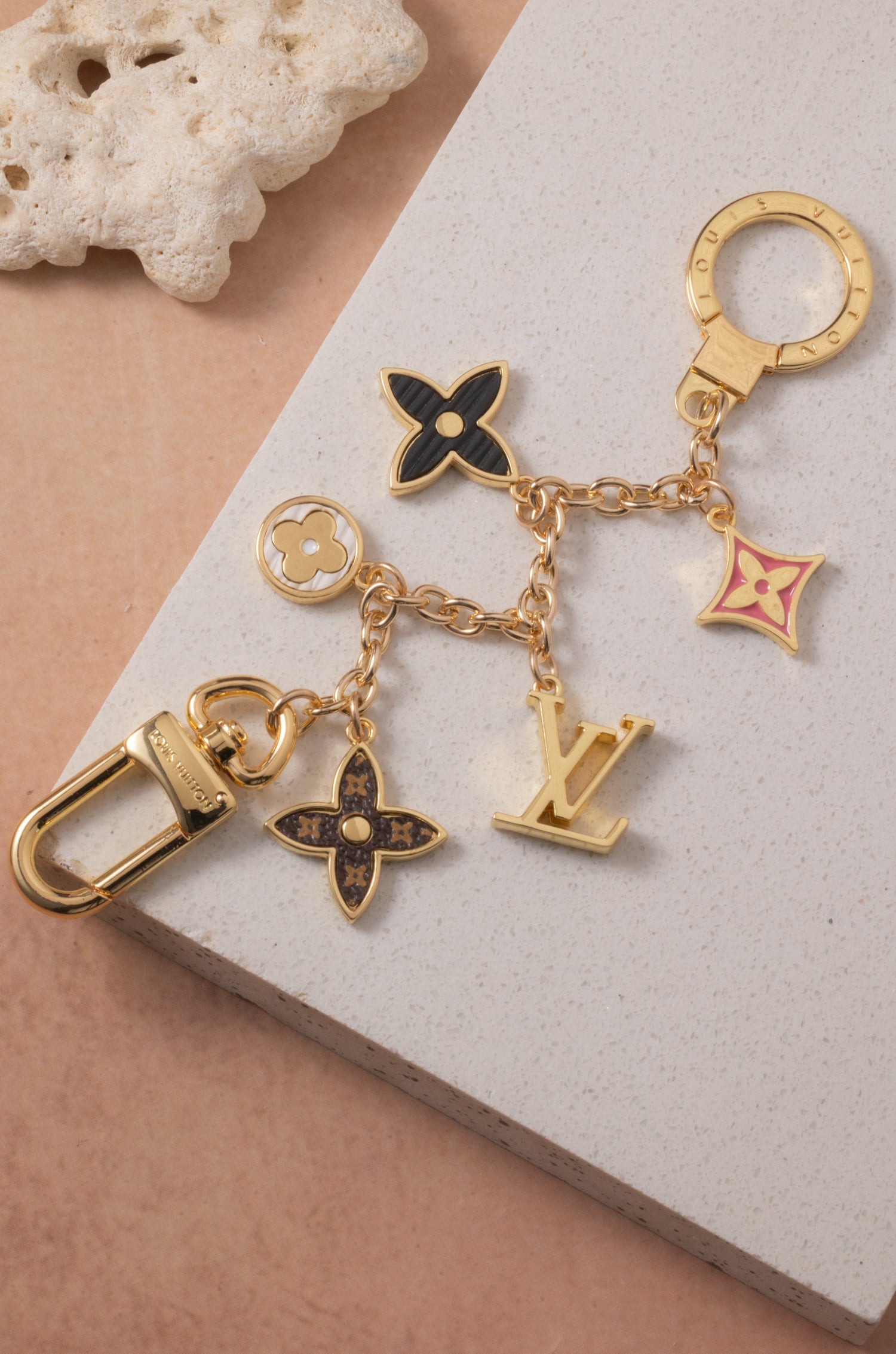 Classic Radiance Elvy Bag Charm