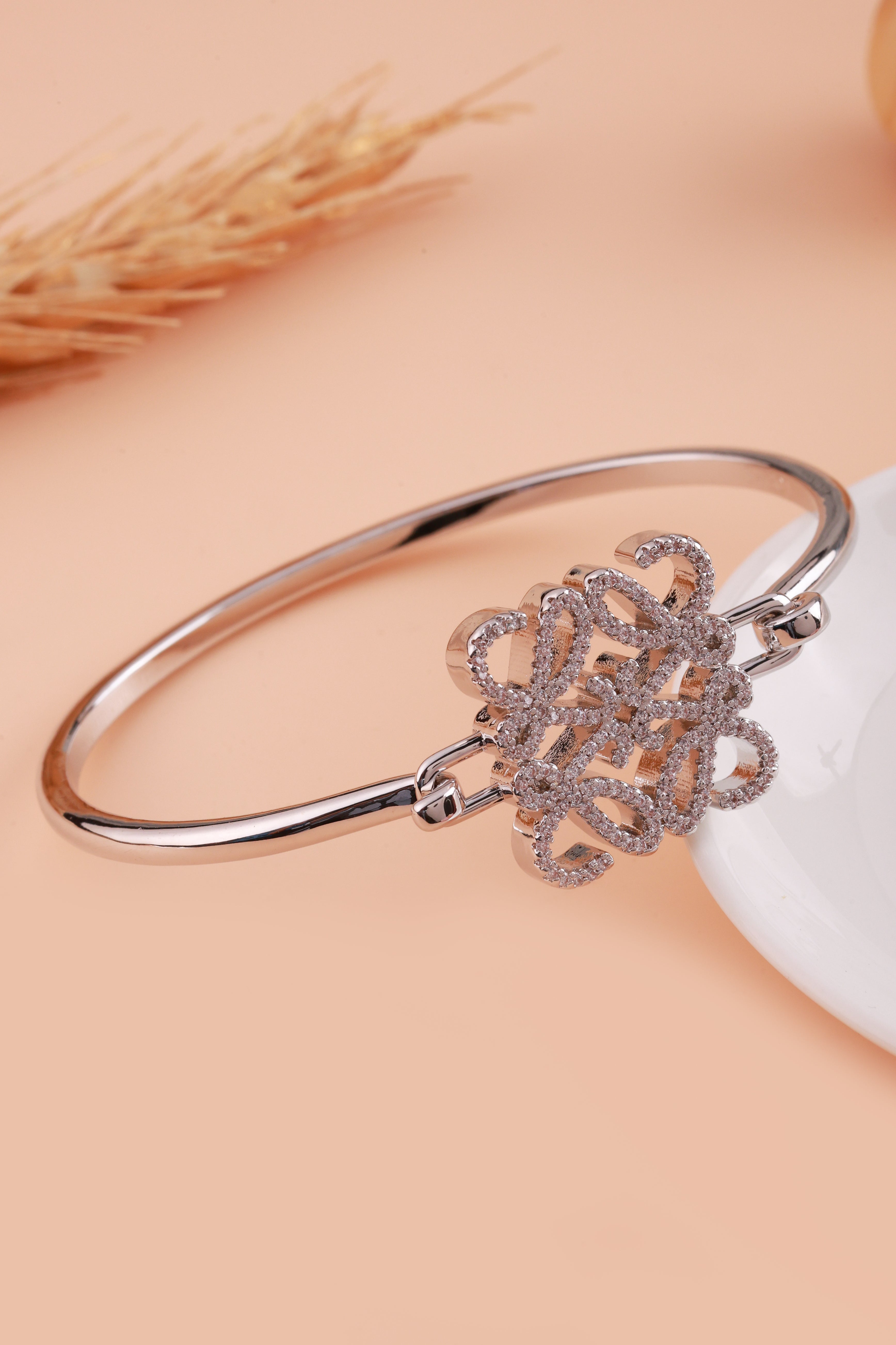 Silver Glimmer Lowe Bracelet