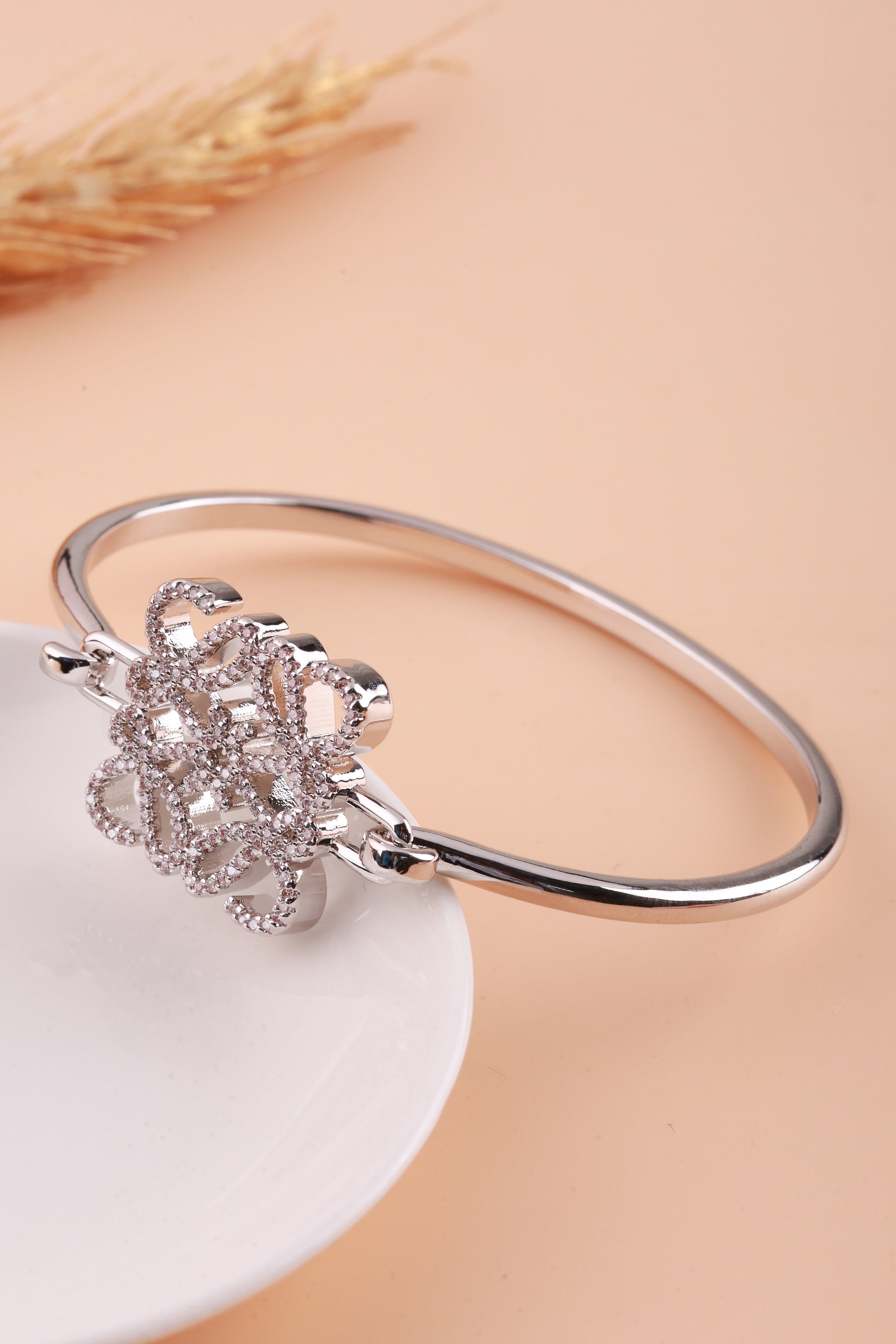 Silver Glimmer Lowe Bracelet