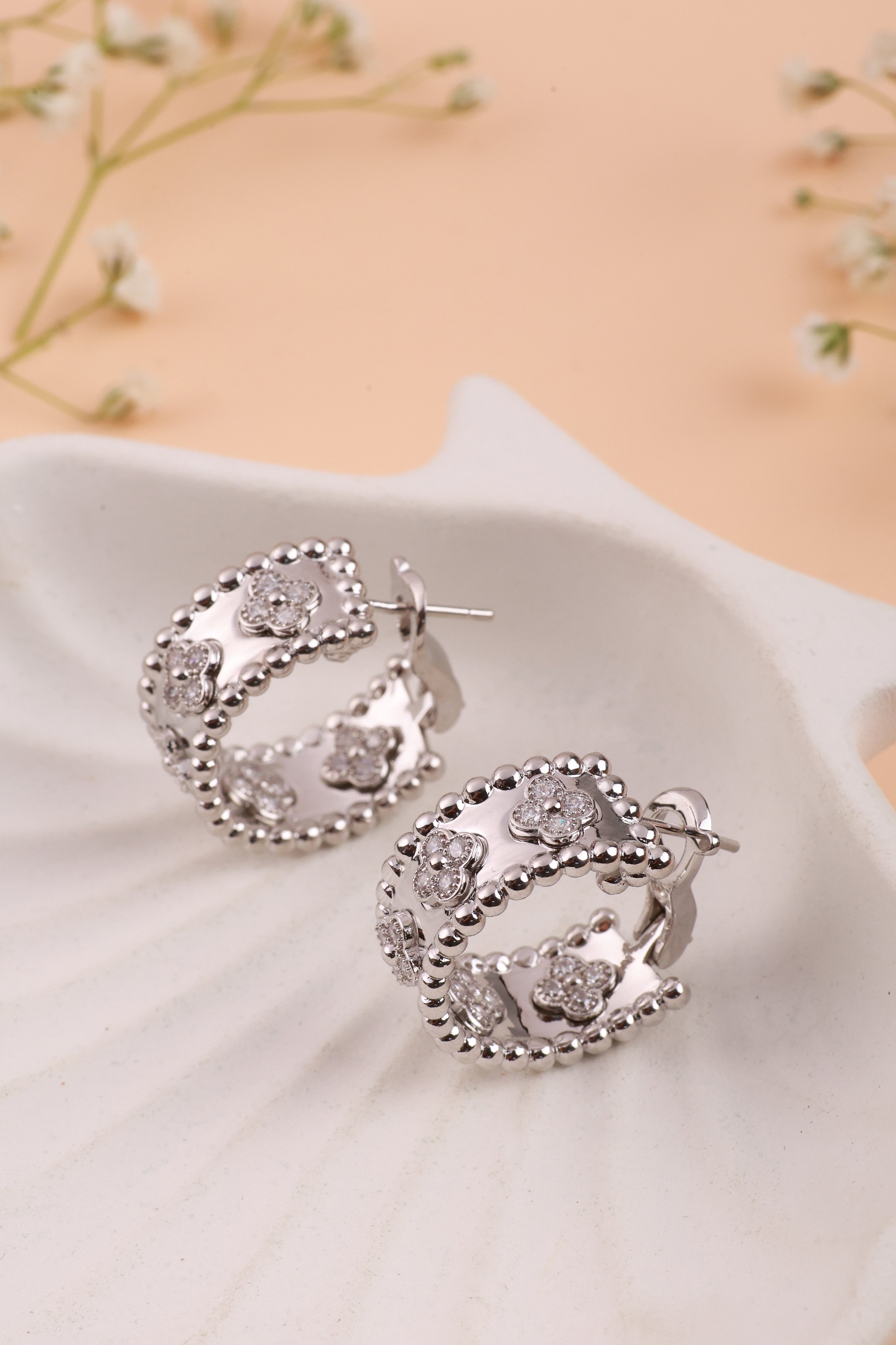 Moonlit Silver Van Chief Studs