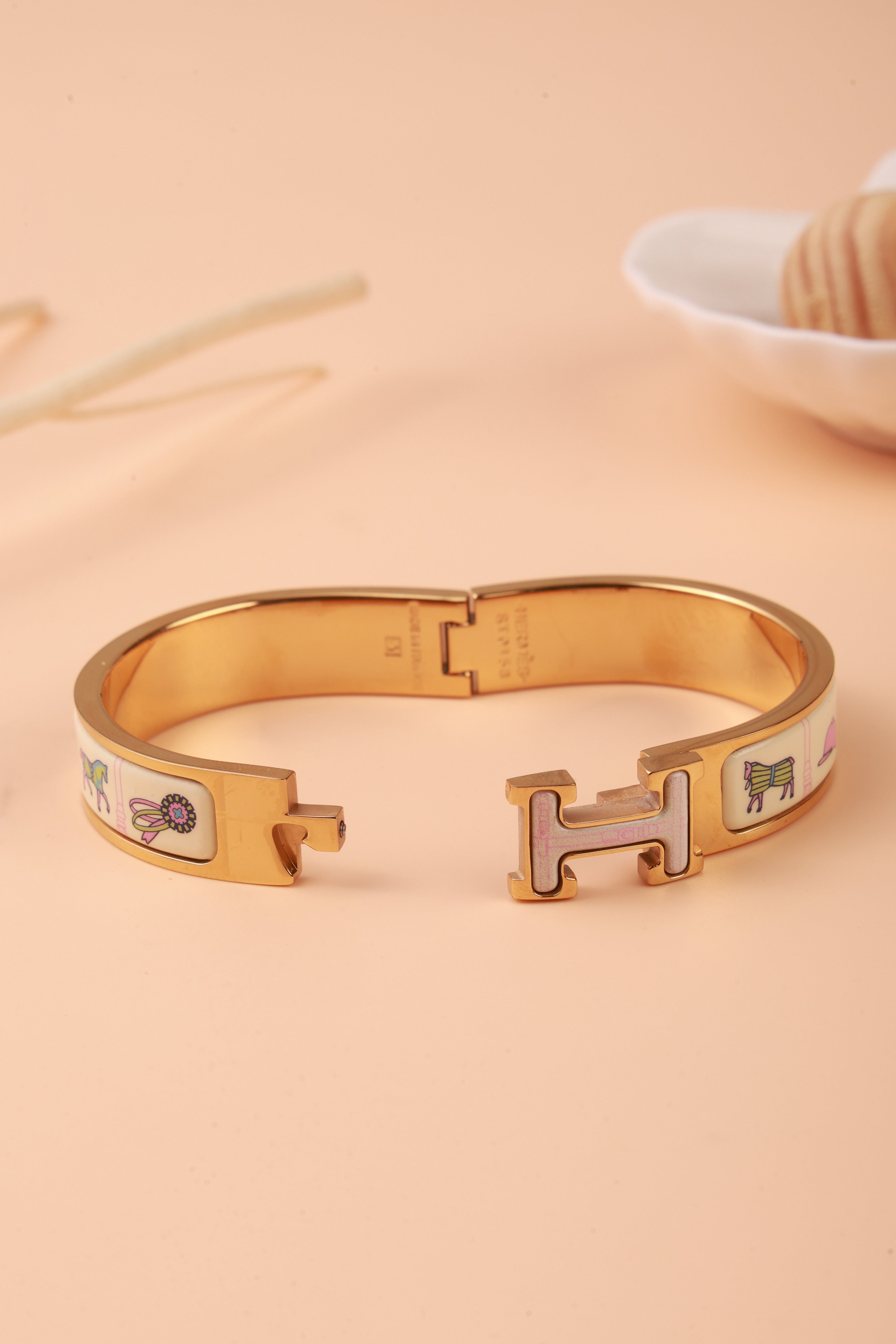 Beige Pattern Royal Maze Bracelet