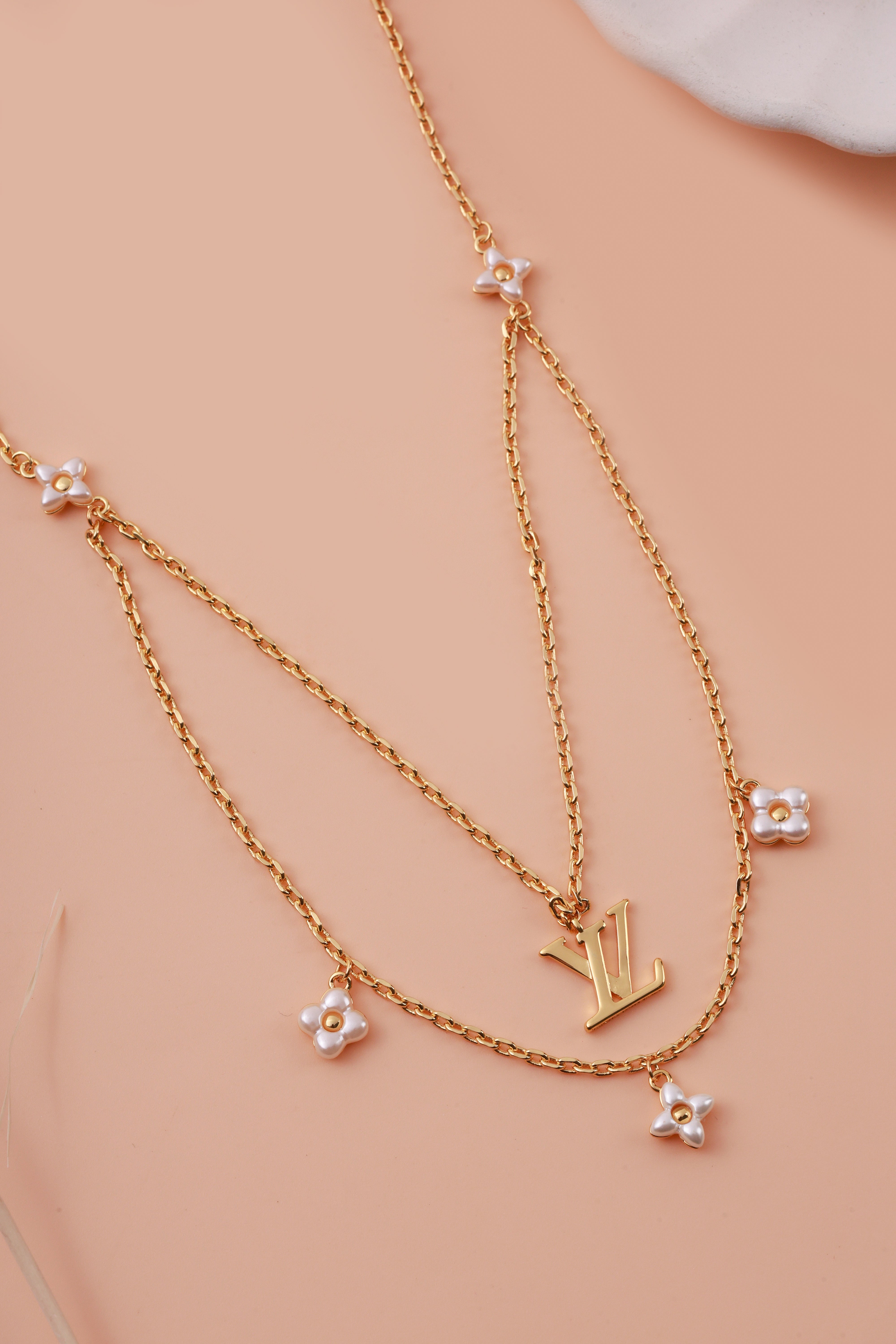 Gleamia Golden Elvy Neckchain